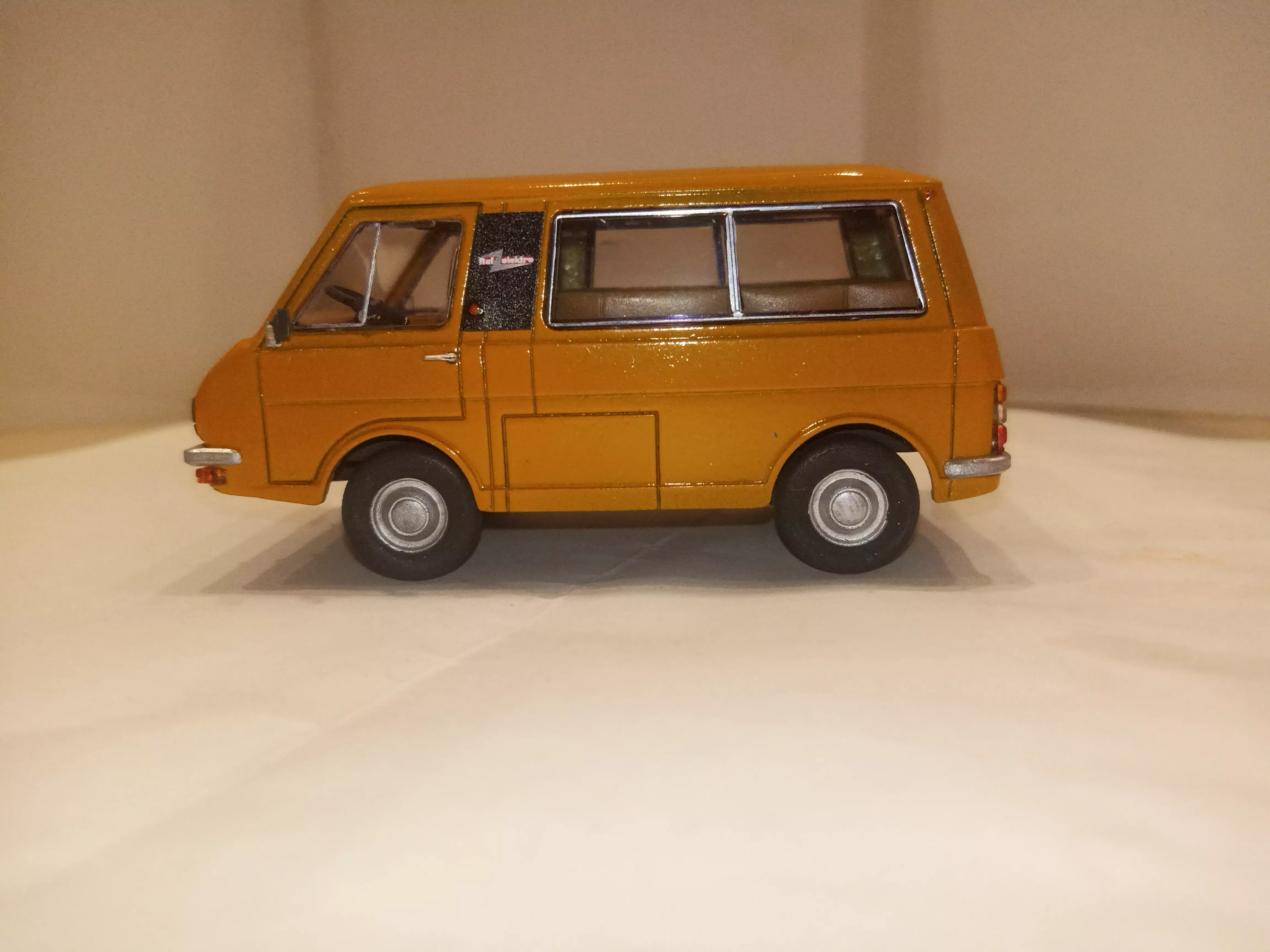 Сборная модель лесовоз с прицепом-роспуском 43204-10