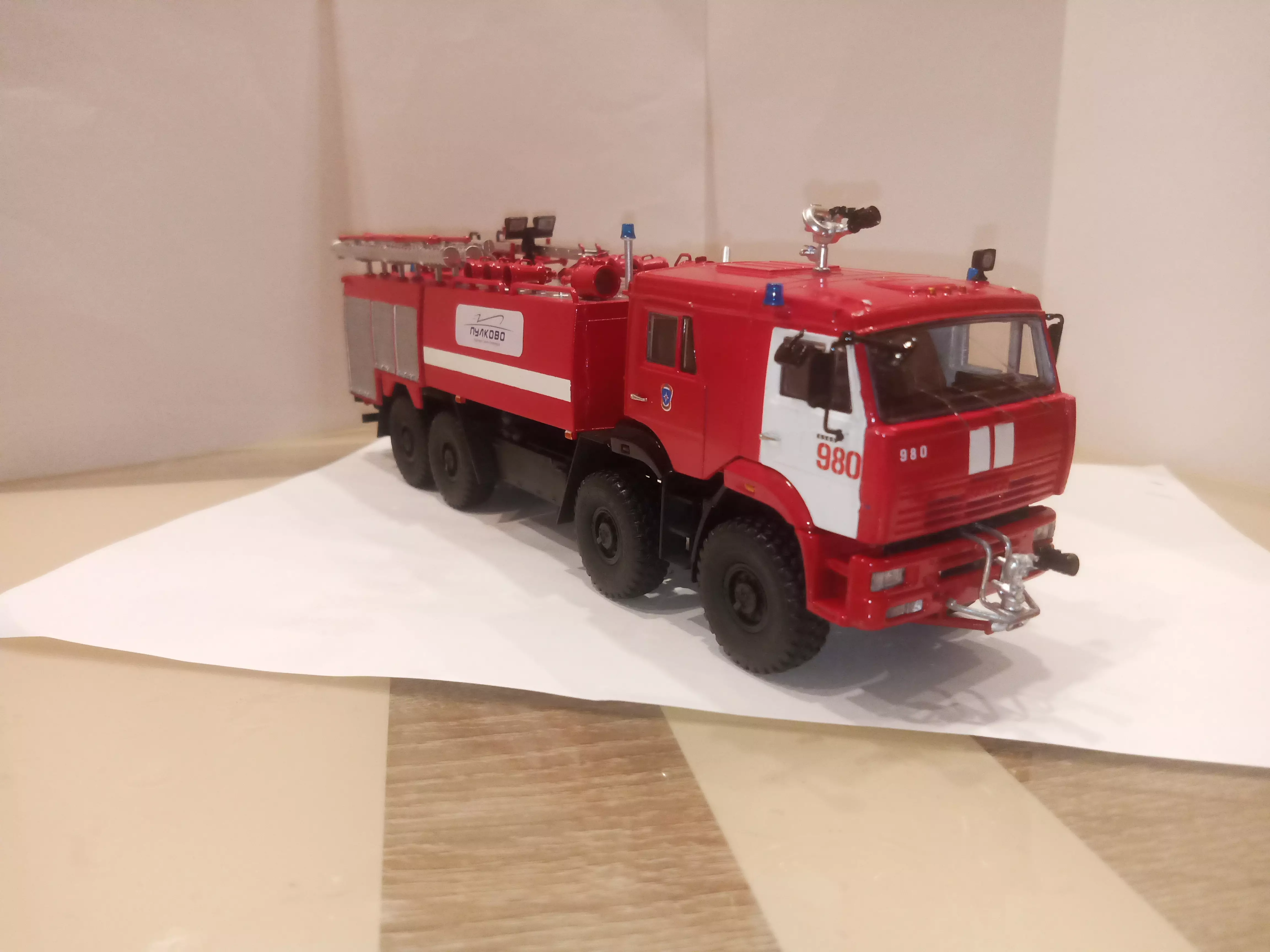 Сборная модель лесовоз с прицепом-роспуском 43204-10