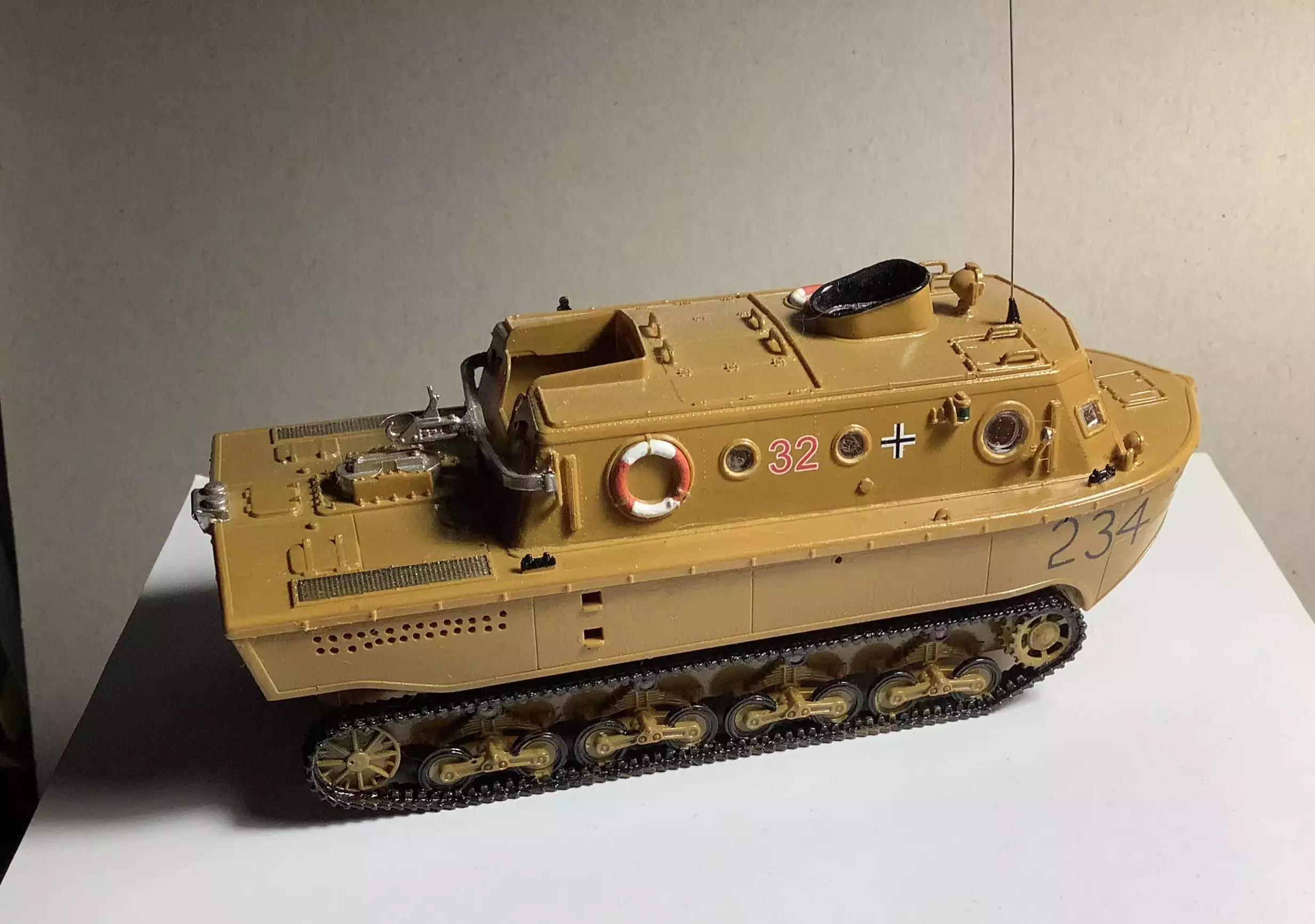 Сборная модель лесовоз с прицепом-роспуском 43204-10