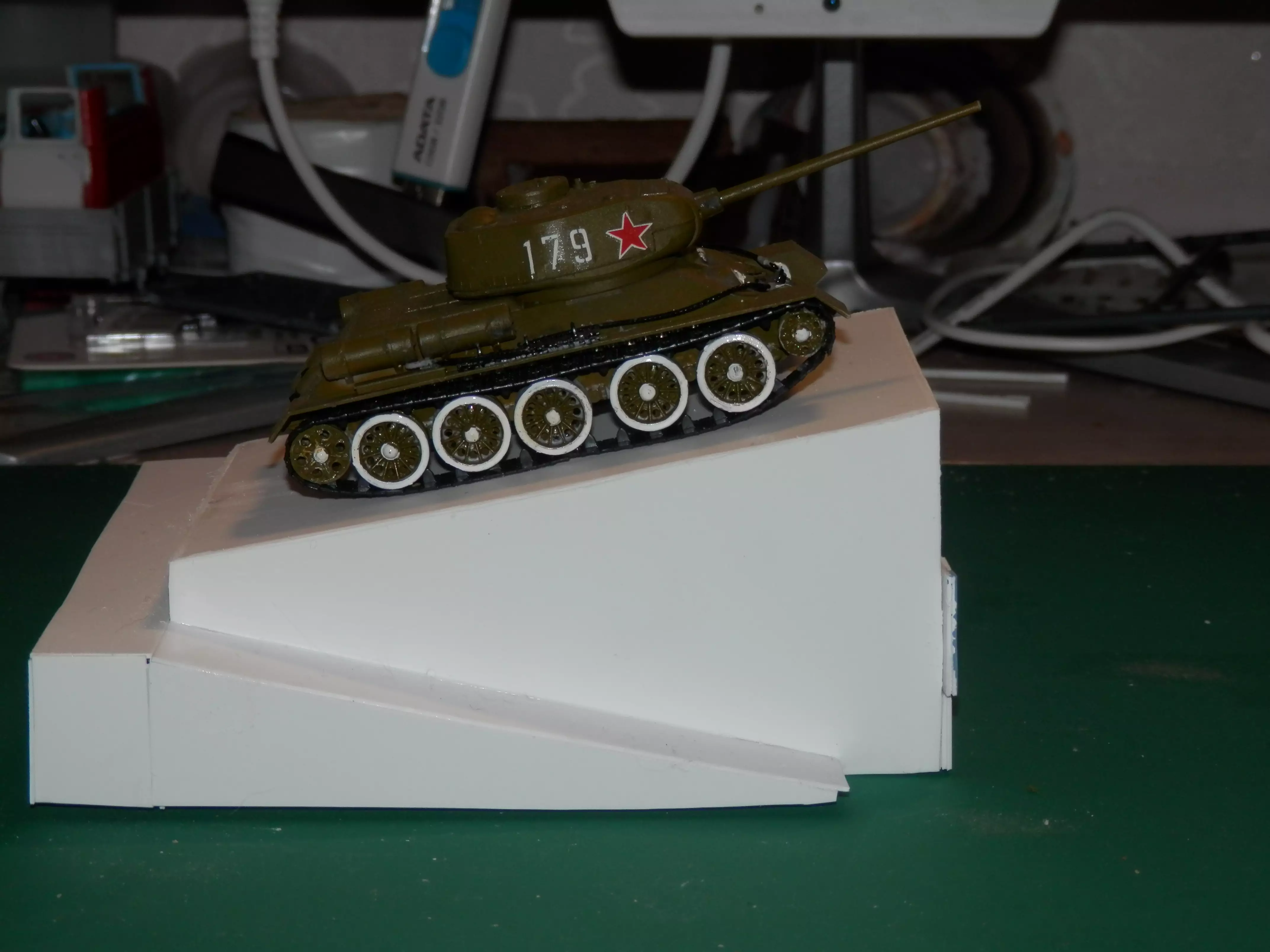 Сборная модель лесовоз с прицепом-роспуском 43204-10