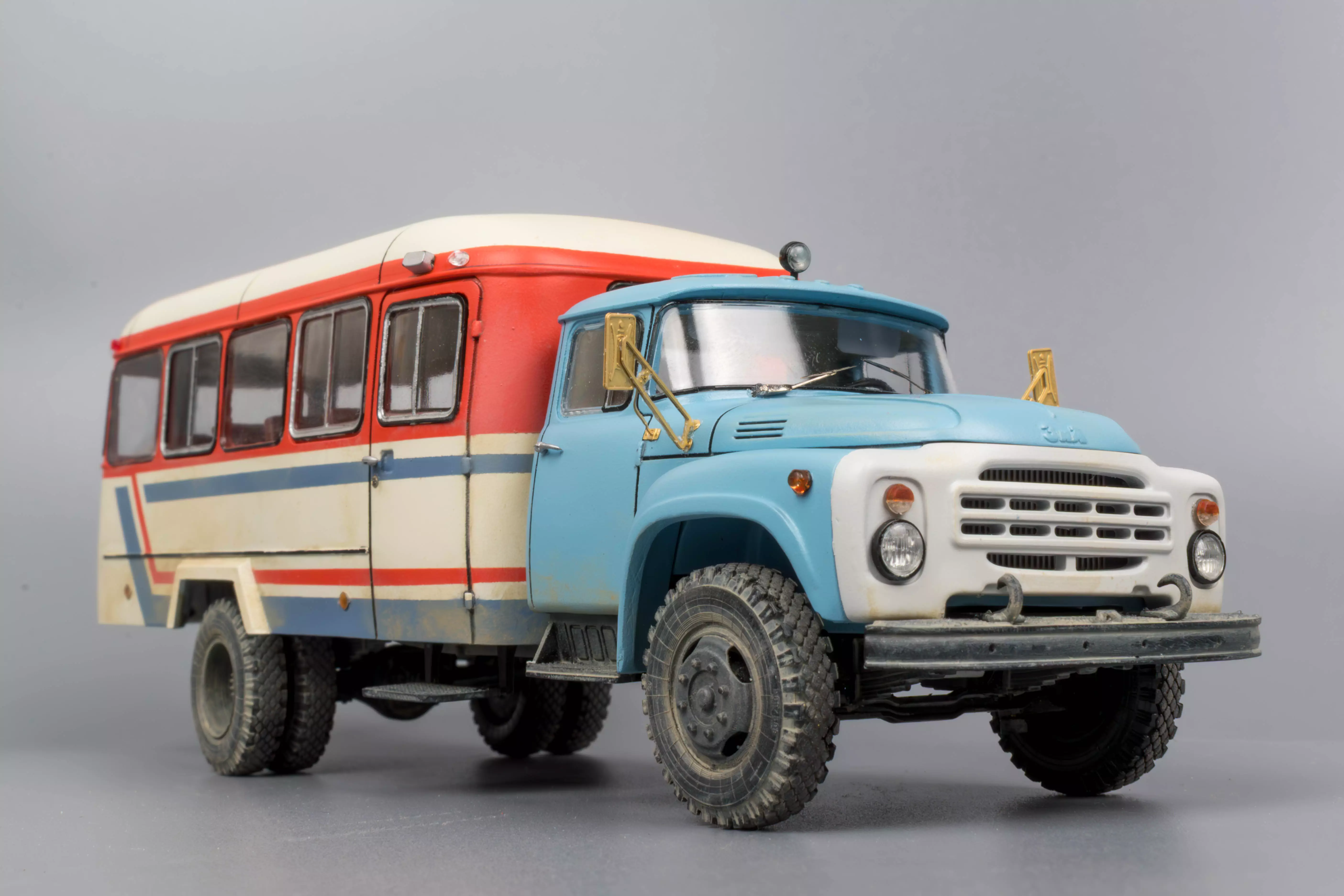 Сборная модель лесовоз с прицепом-роспуском 43204-10