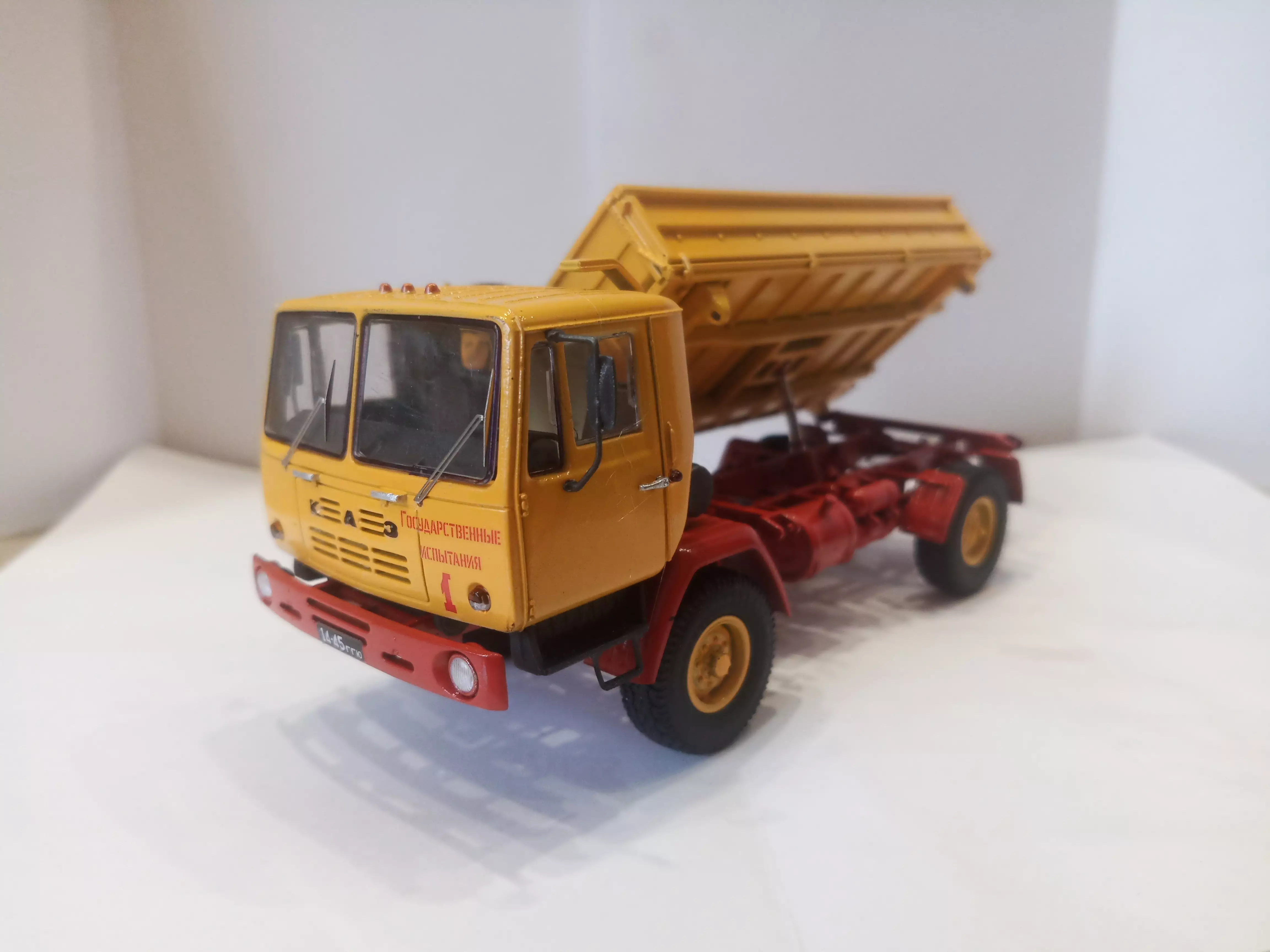 Сборная модель лесовоз с прицепом-роспуском 43204-10