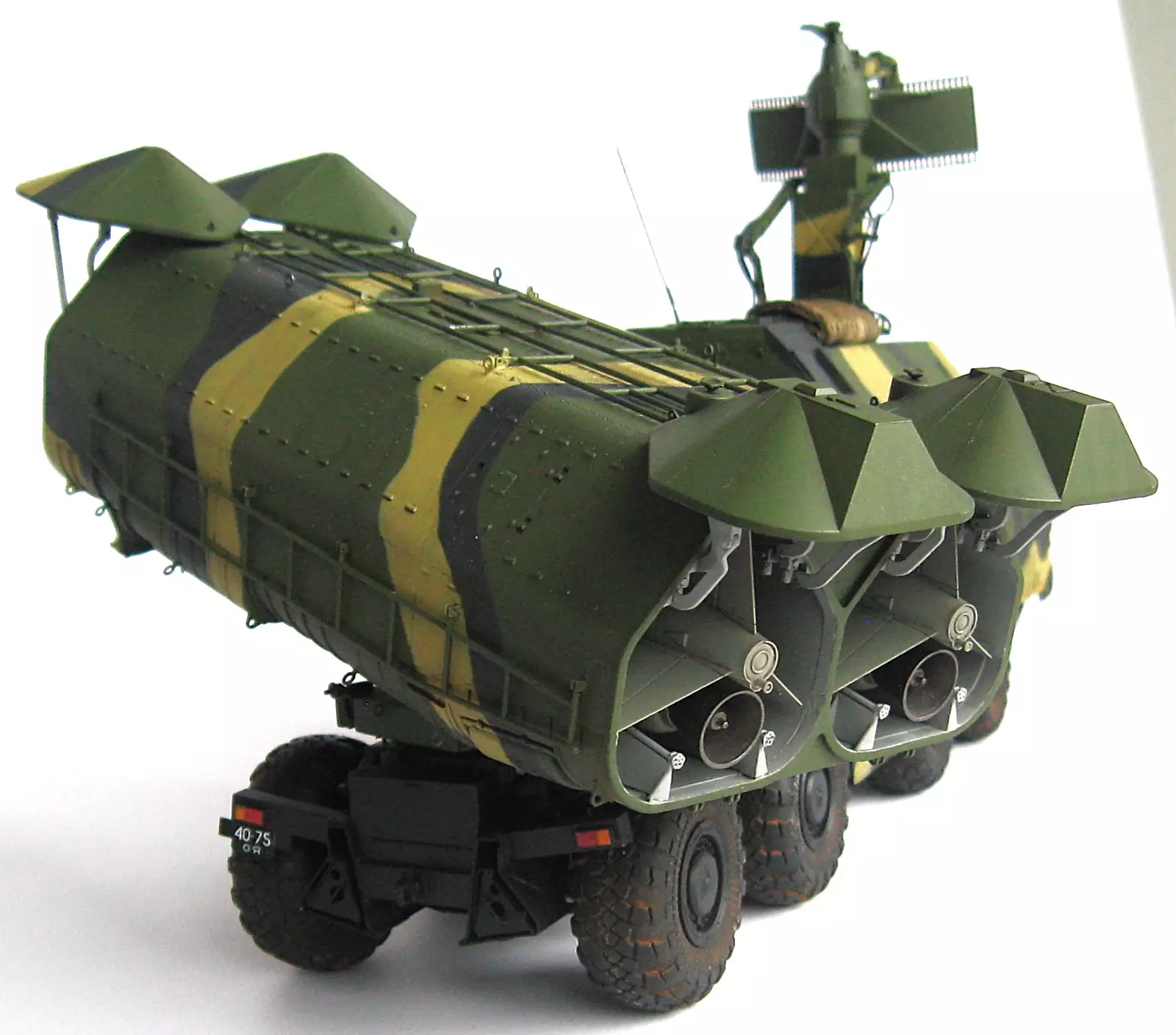 Сборная модель лесовоз с прицепом-роспуском 43204-10