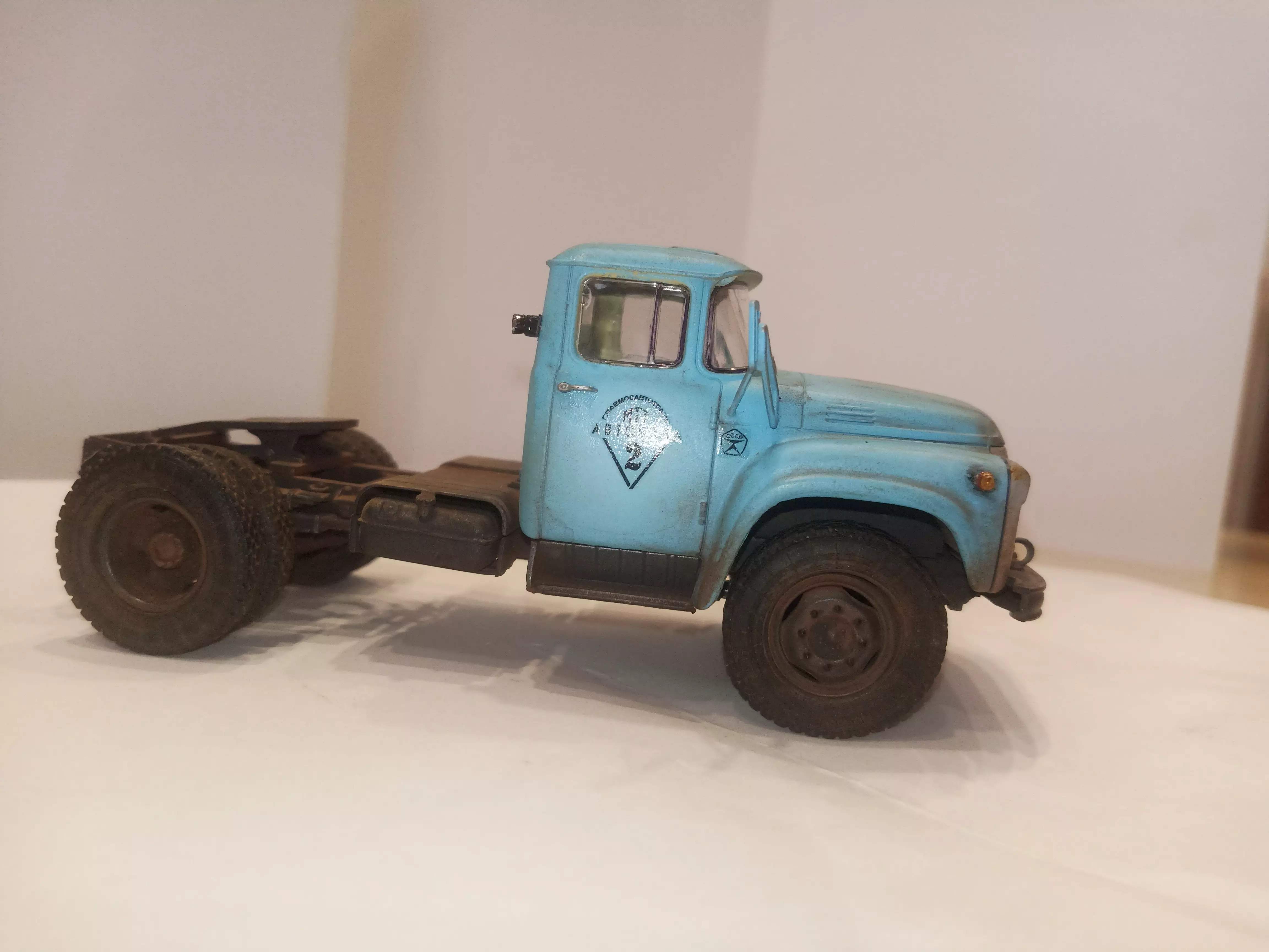 Сборная модель лесовоз с прицепом-роспуском 43204-10