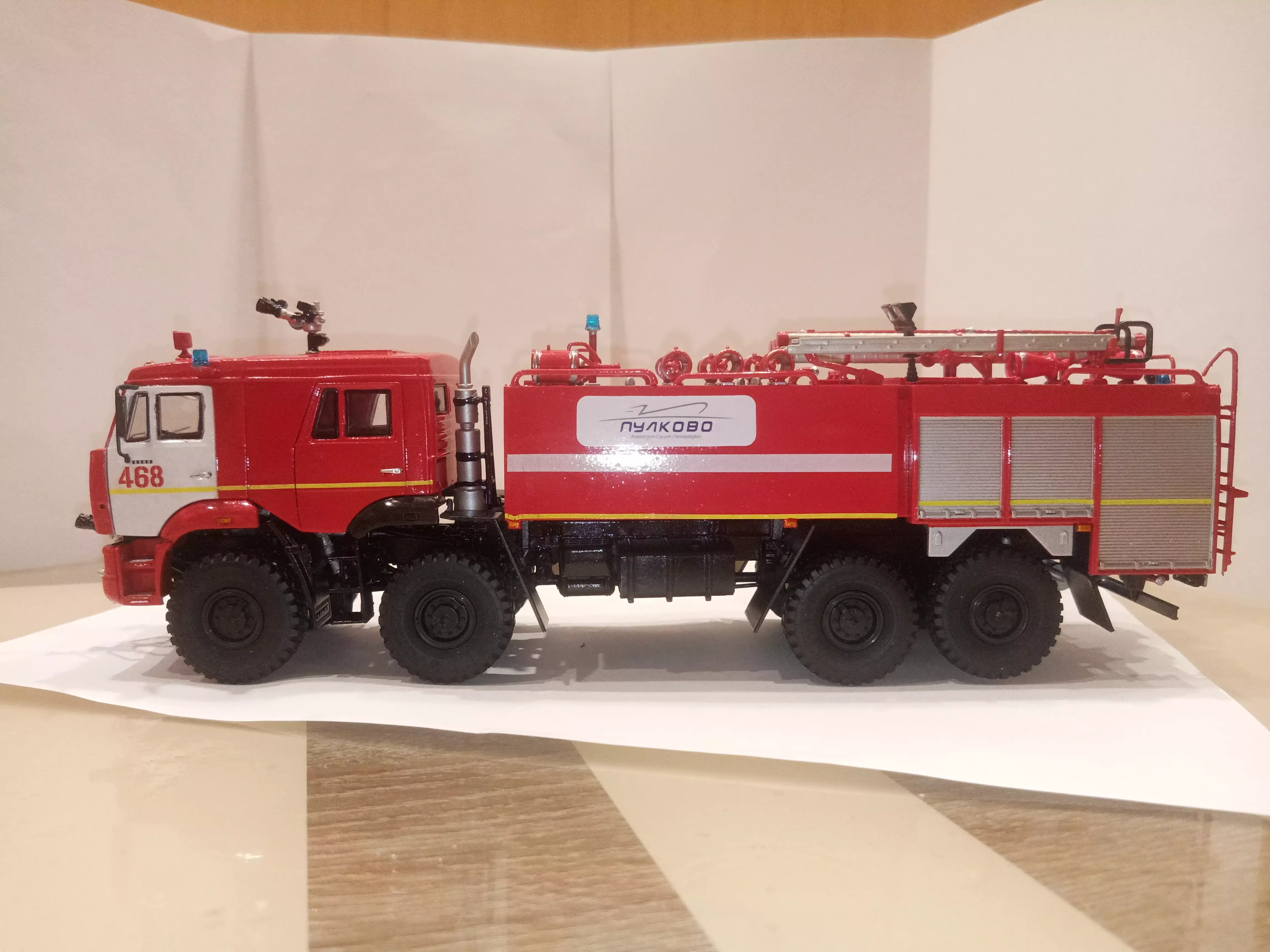 Сборная модель лесовоз с прицепом-роспуском 43204-10