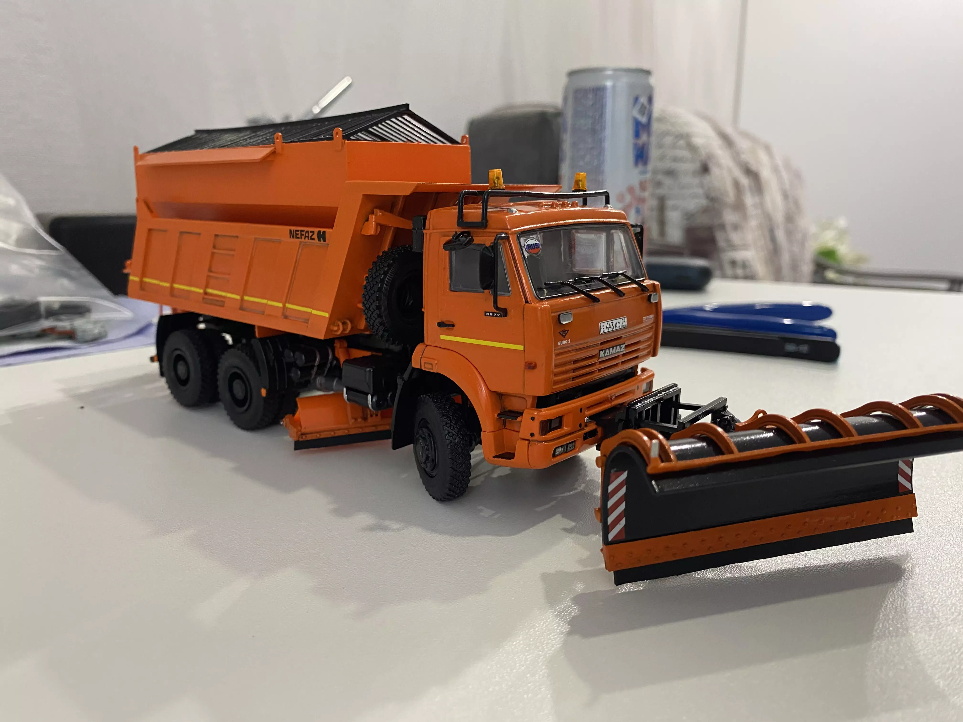 Сборная модель лесовоз с прицепом-роспуском 43204-10