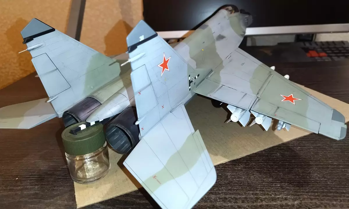 Сборная модель лесовоз с прицепом-роспуском 43204-10