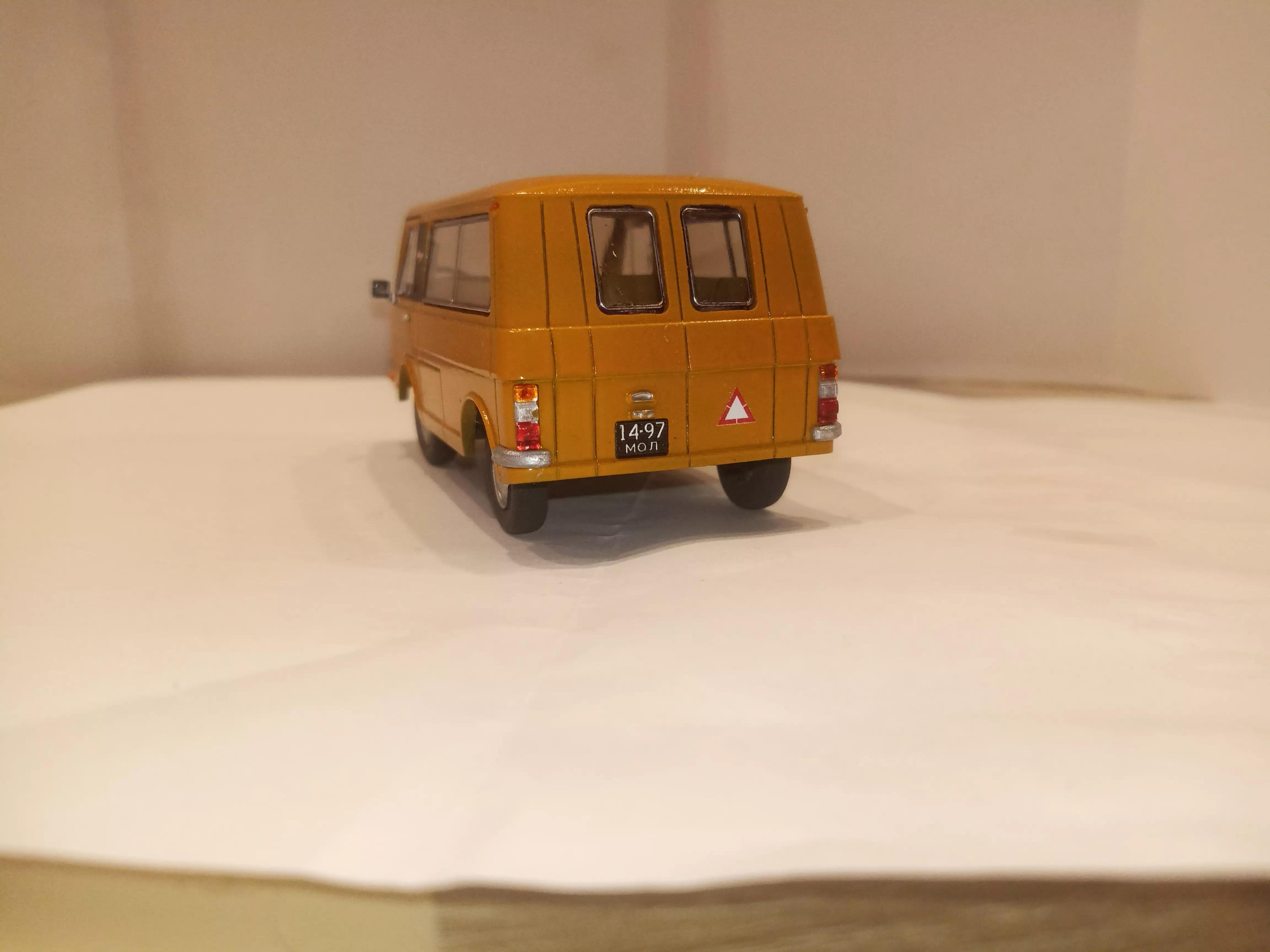 Сборная модель лесовоз с прицепом-роспуском 43204-10