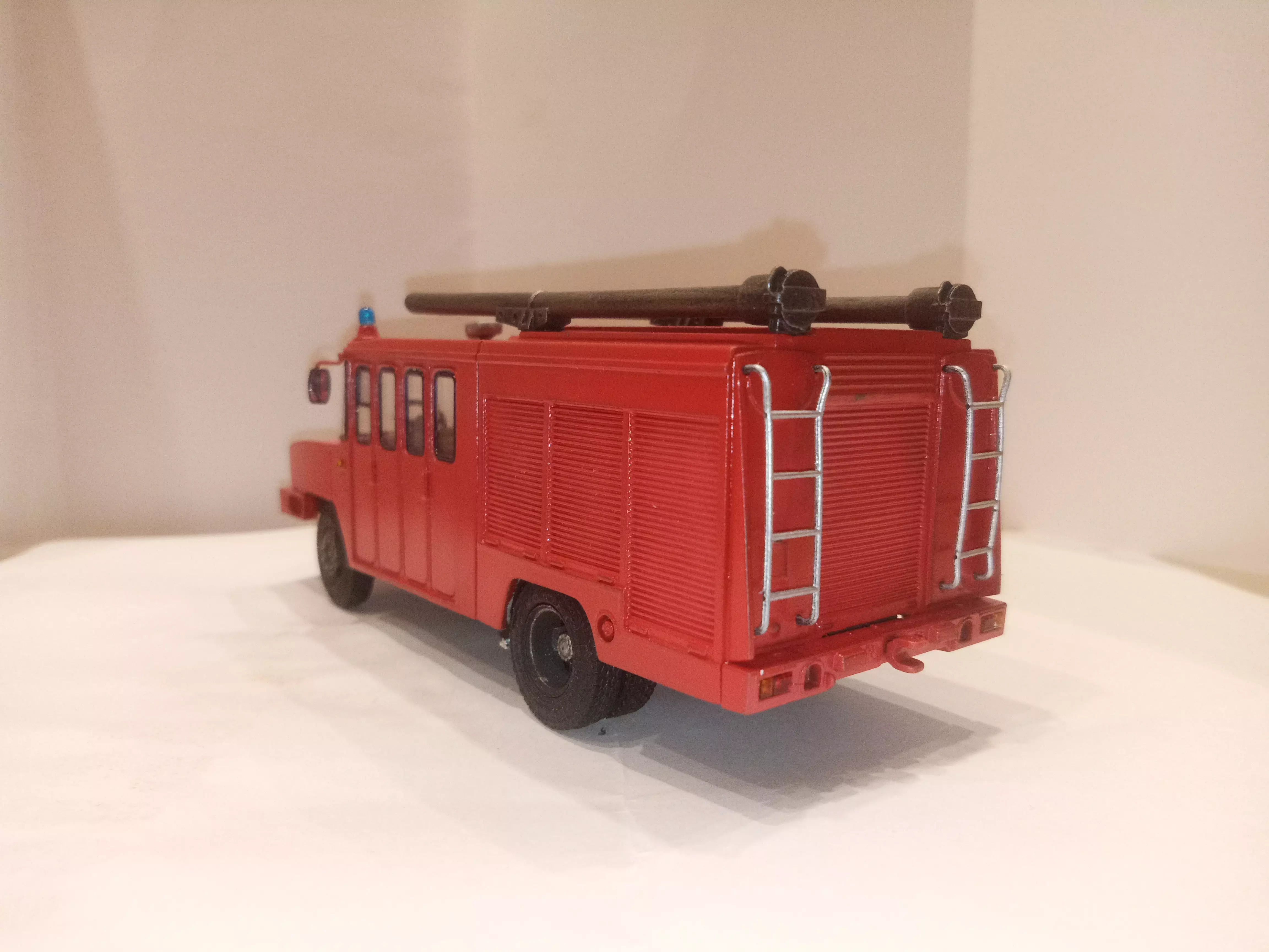 Сборная модель лесовоз с прицепом-роспуском 43204-10