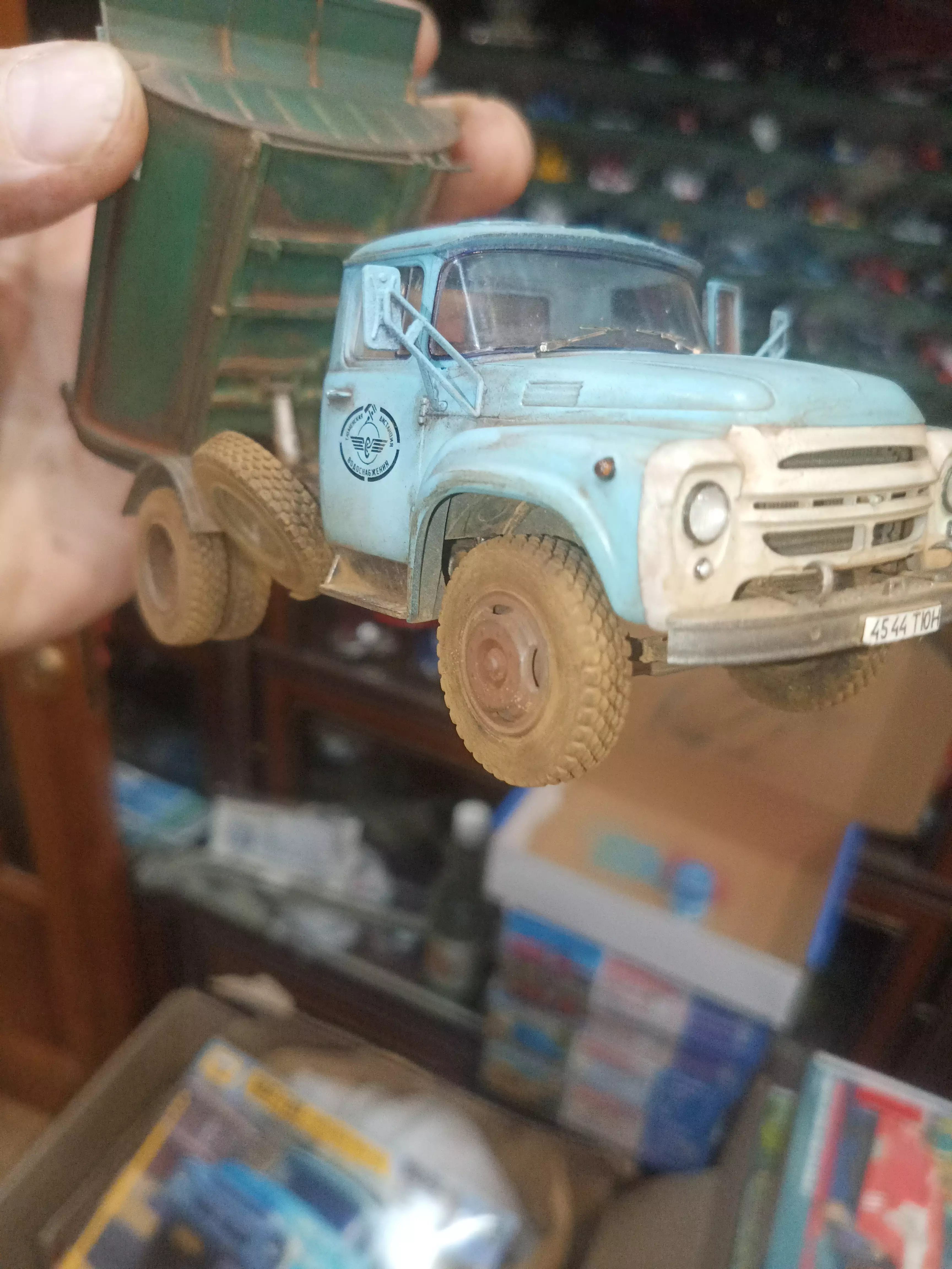 Сборная модель лесовоз с прицепом-роспуском 43204-10