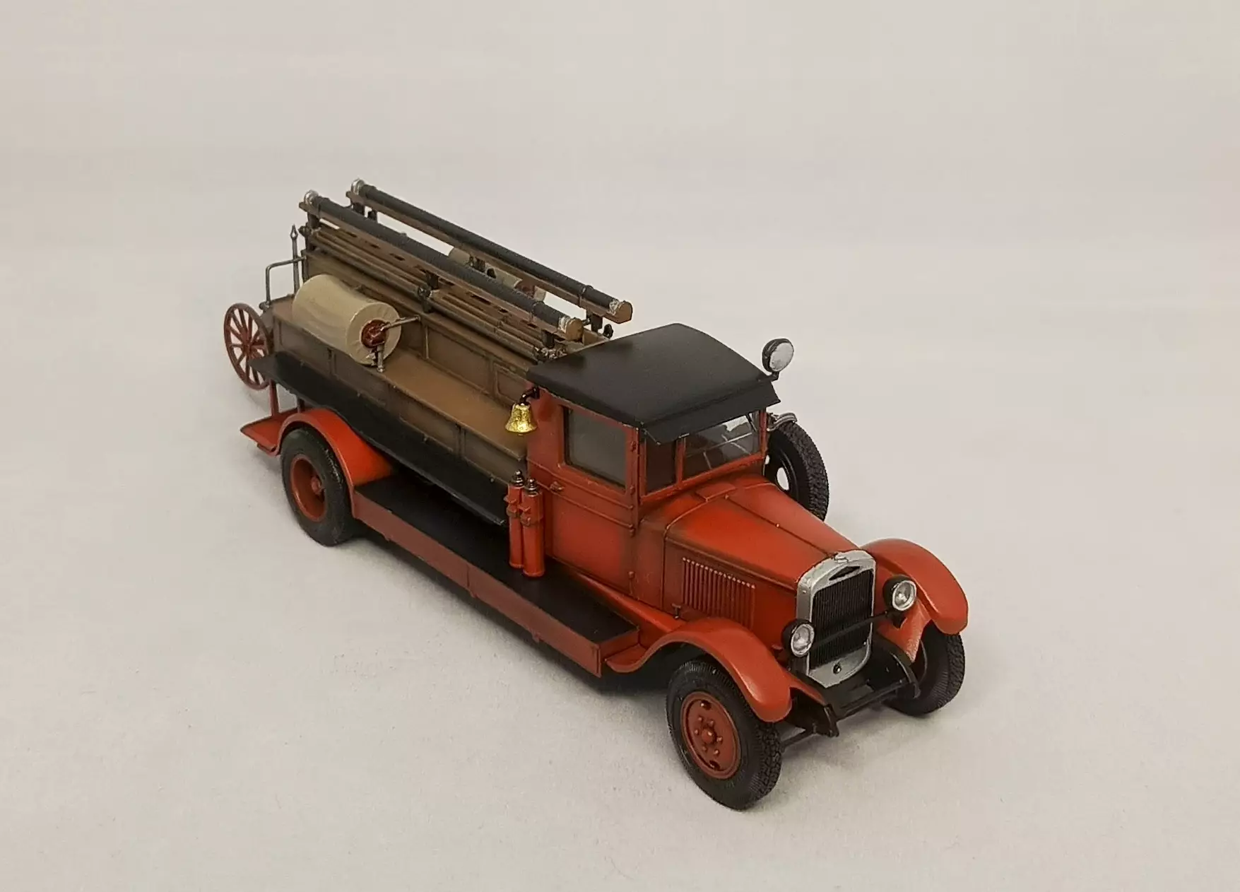 Сборная модель лесовоз с прицепом-роспуском 43204-10