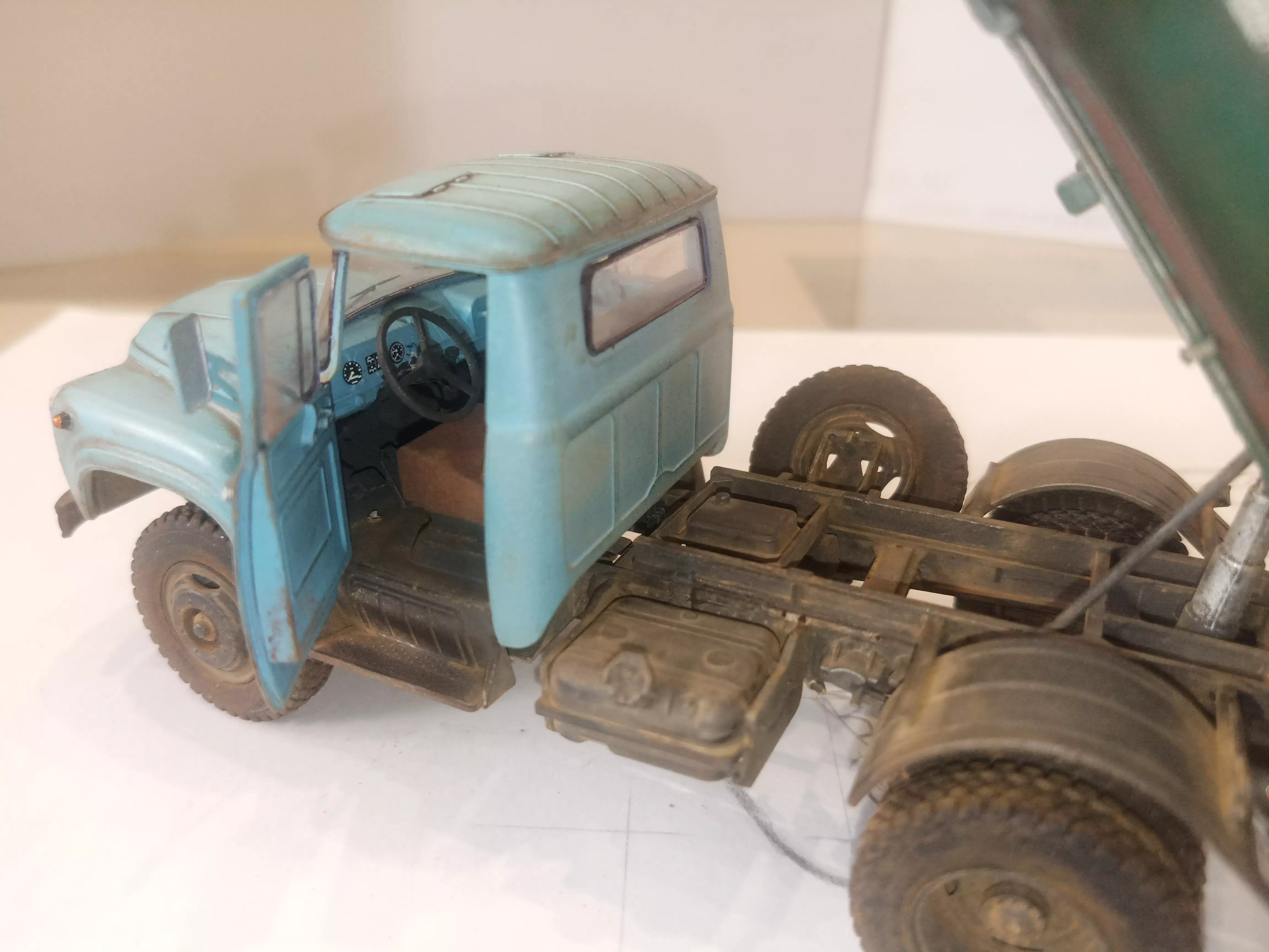 Сборная модель лесовоз с прицепом-роспуском 43204-10