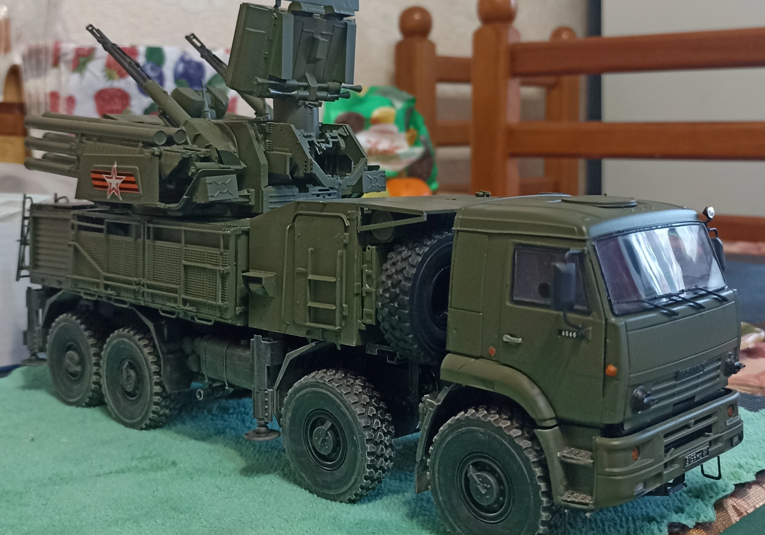 Сборная модель лесовоз с прицепом-роспуском 43204-10