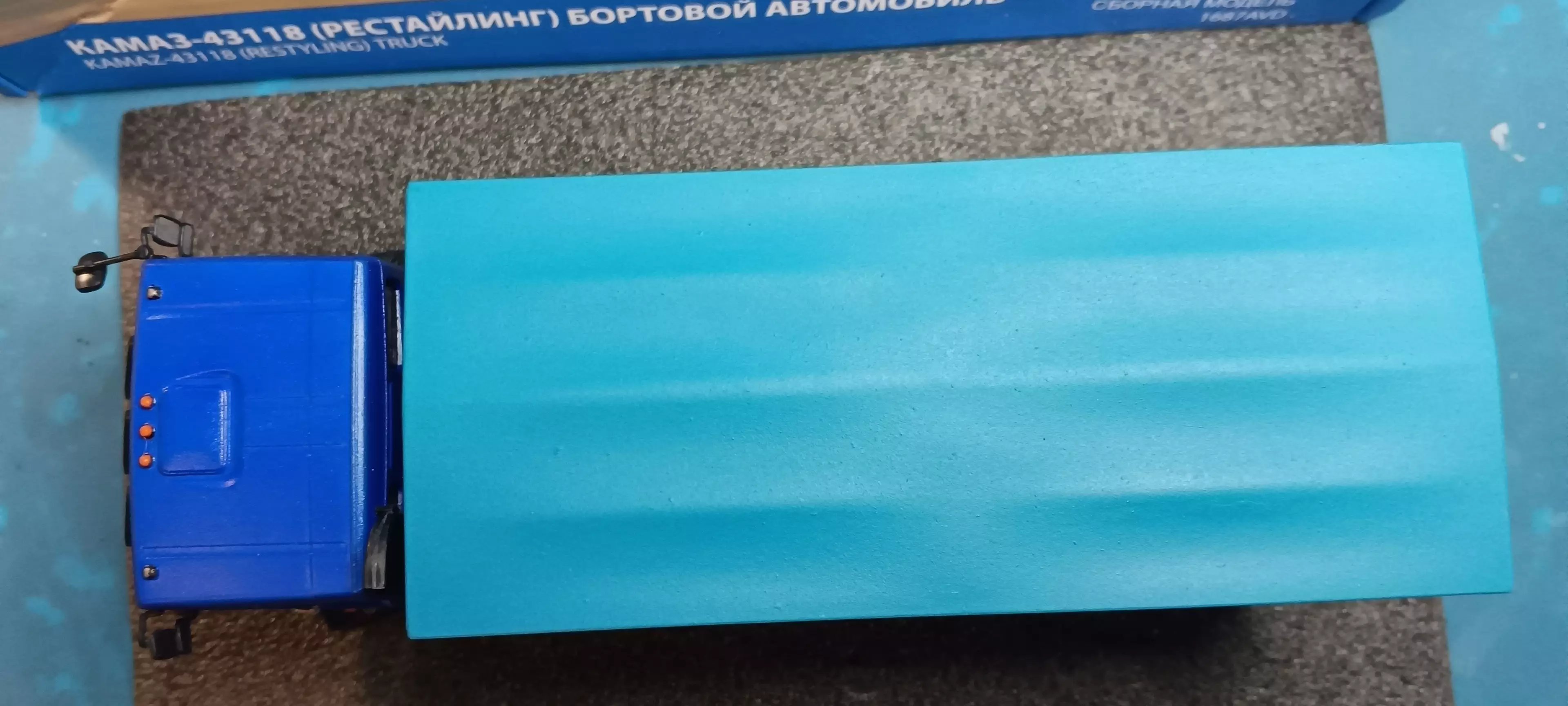 Сборная модель лесовоз с прицепом-роспуском 43204-10
