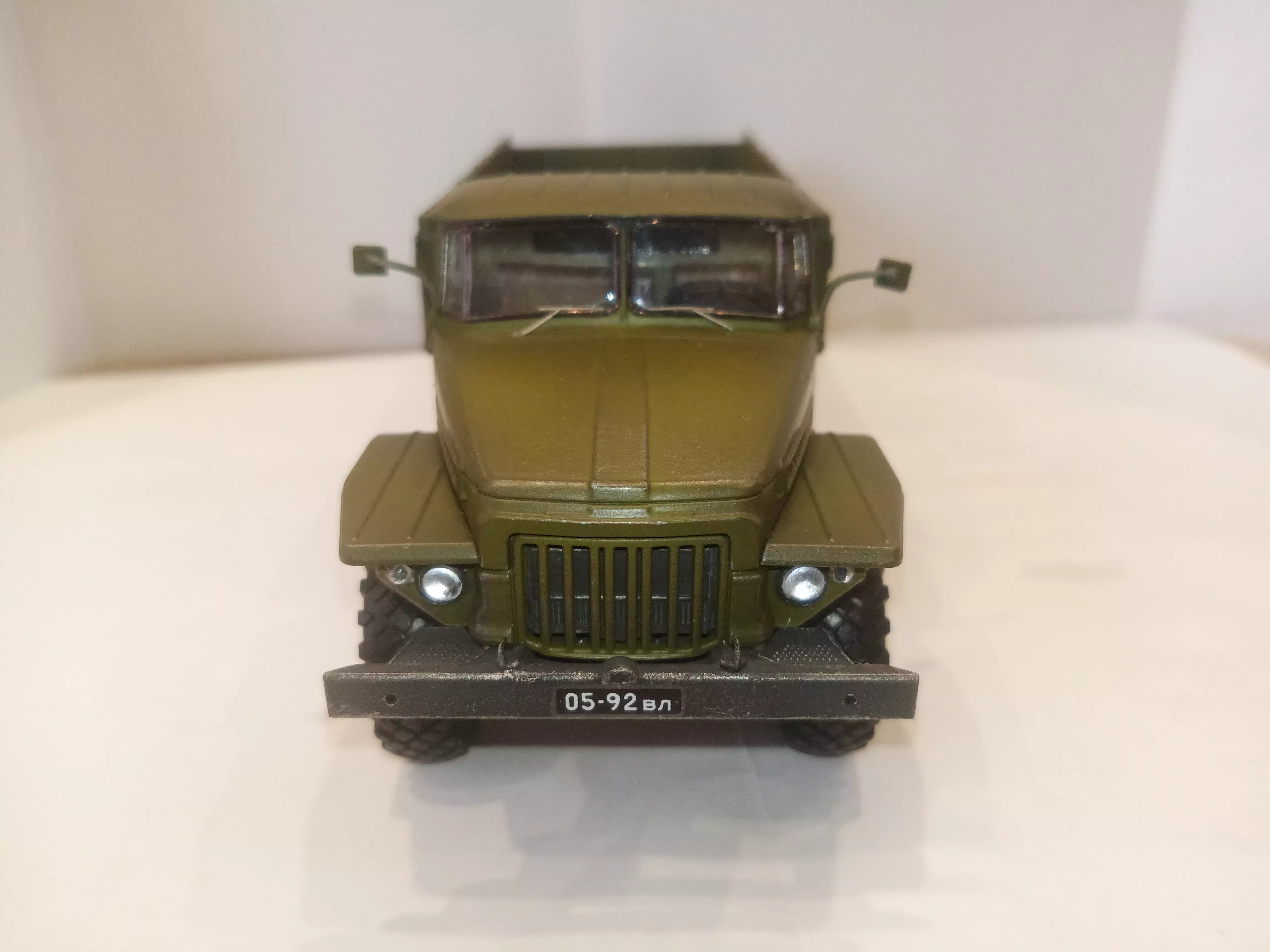 Сборная модель лесовоз с прицепом-роспуском 43204-10