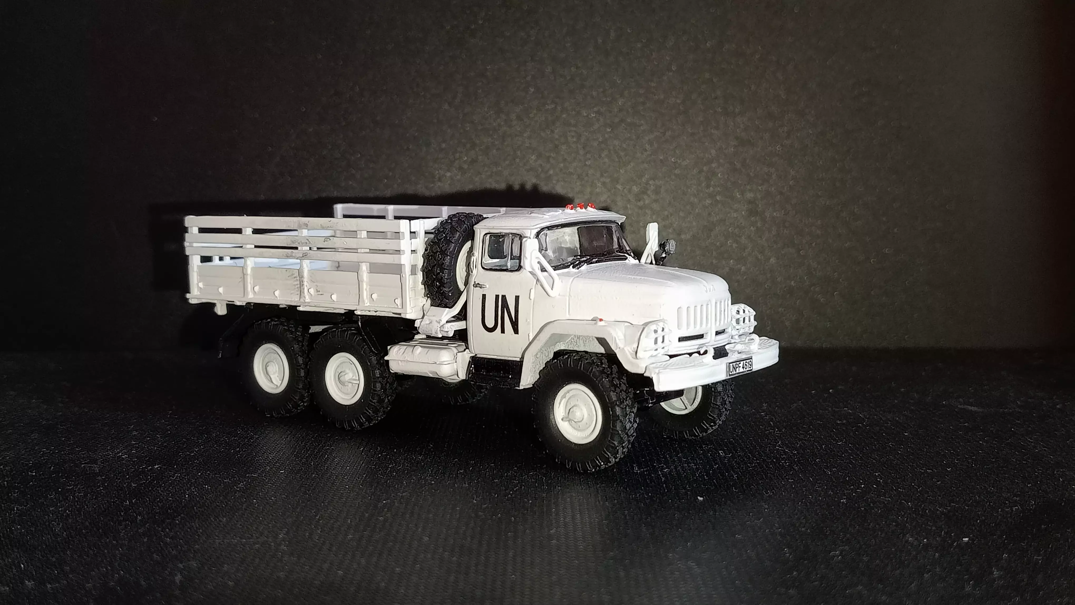 Сборная модель лесовоз с прицепом-роспуском 43204-10