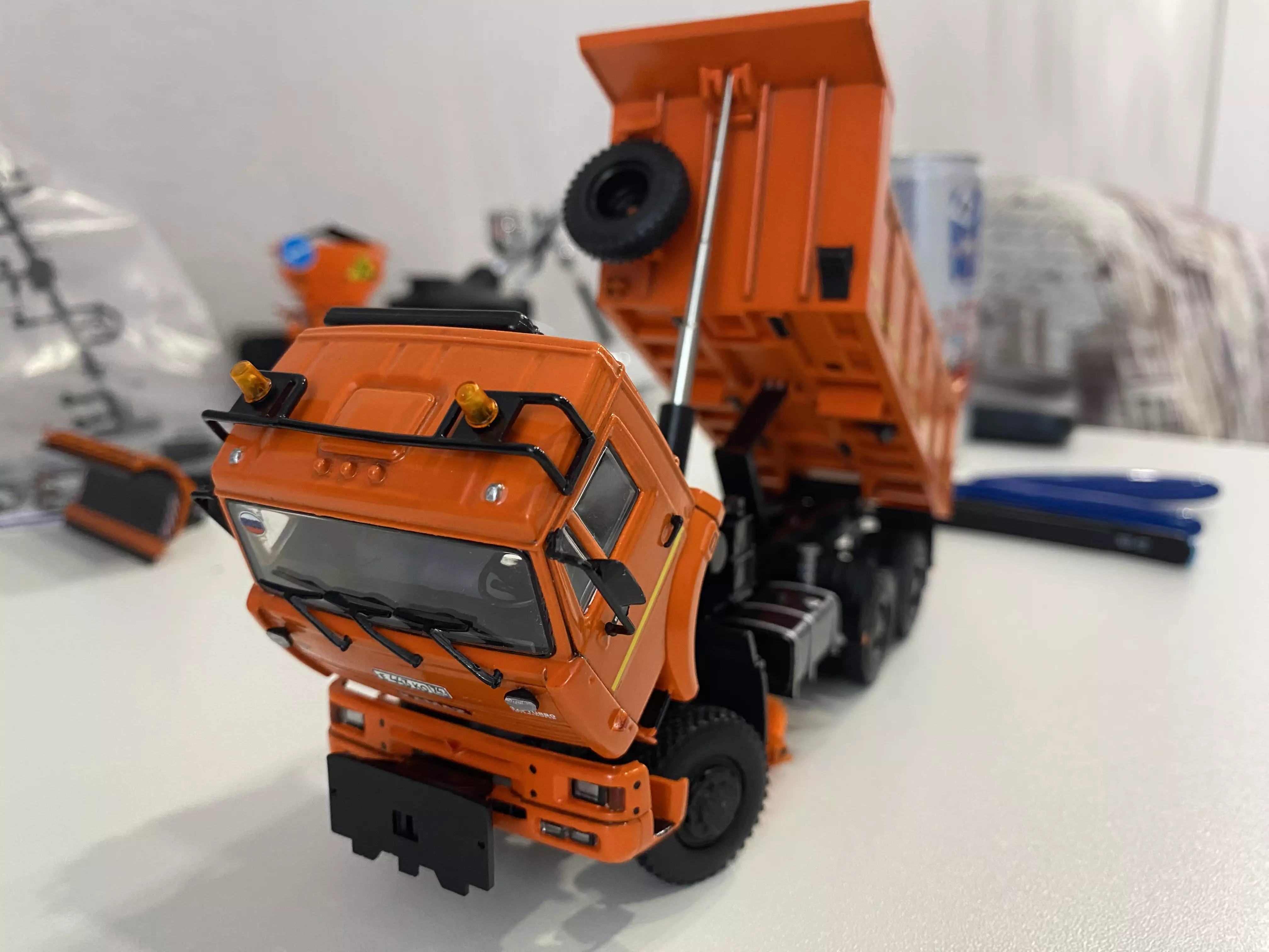 Сборная модель лесовоз с прицепом-роспуском 43204-10