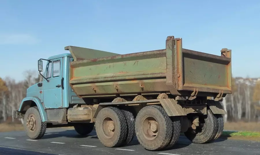 Сборная модель лесовоз с прицепом-роспуском 43204-10