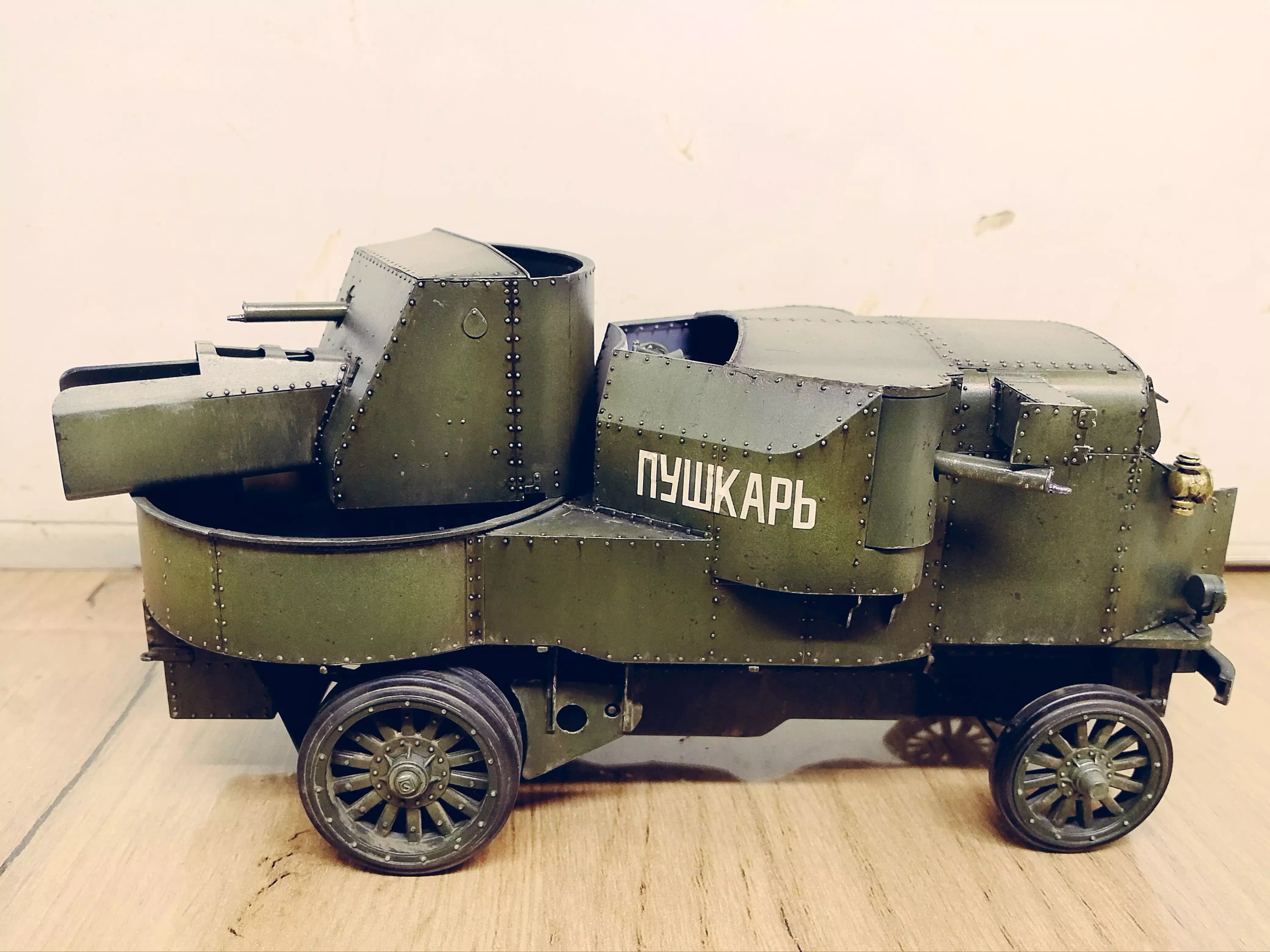 Сборная модель лесовоз с прицепом-роспуском 43204-10