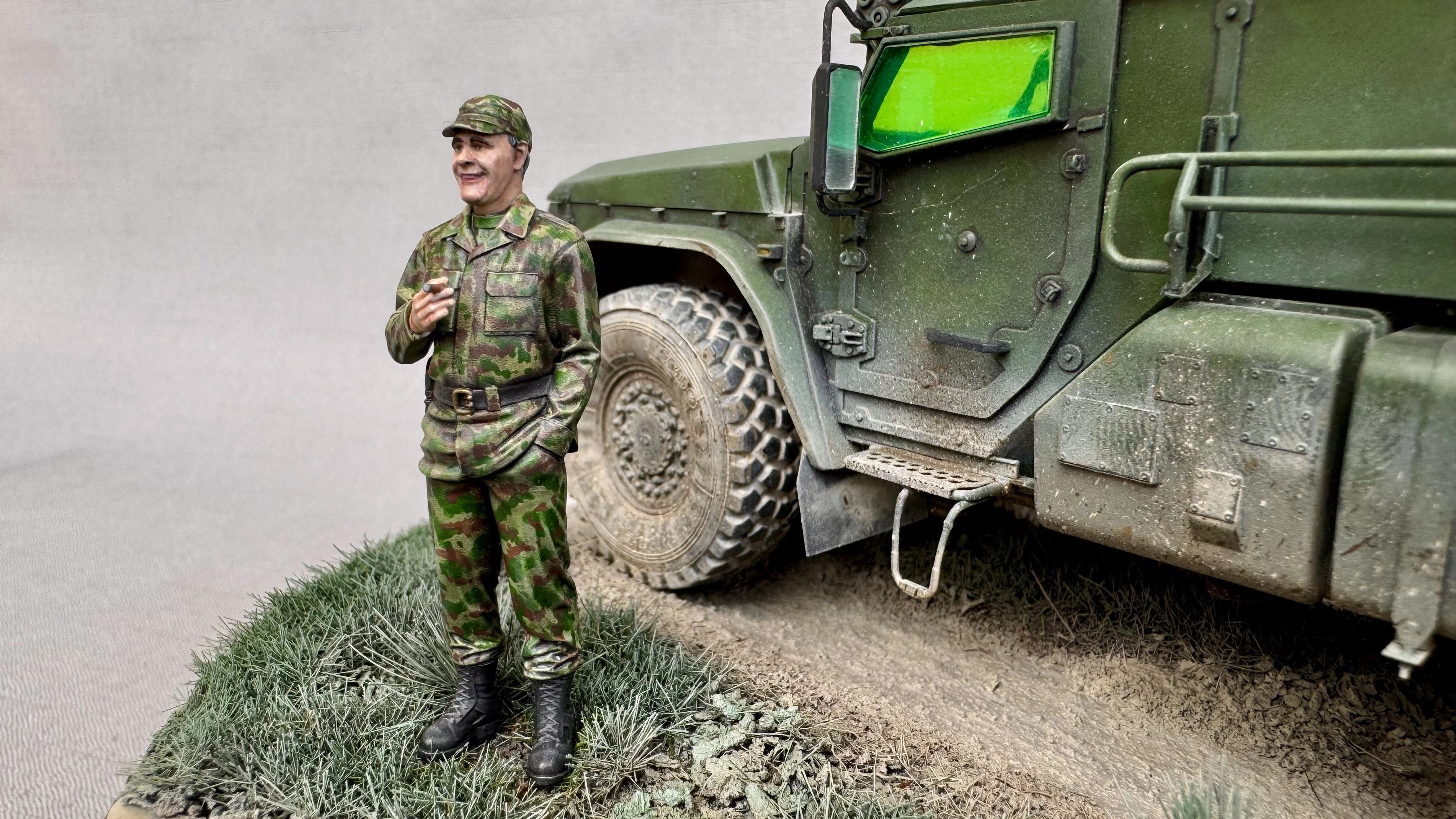 Сборная модель лесовоз с прицепом-роспуском 43204-10
