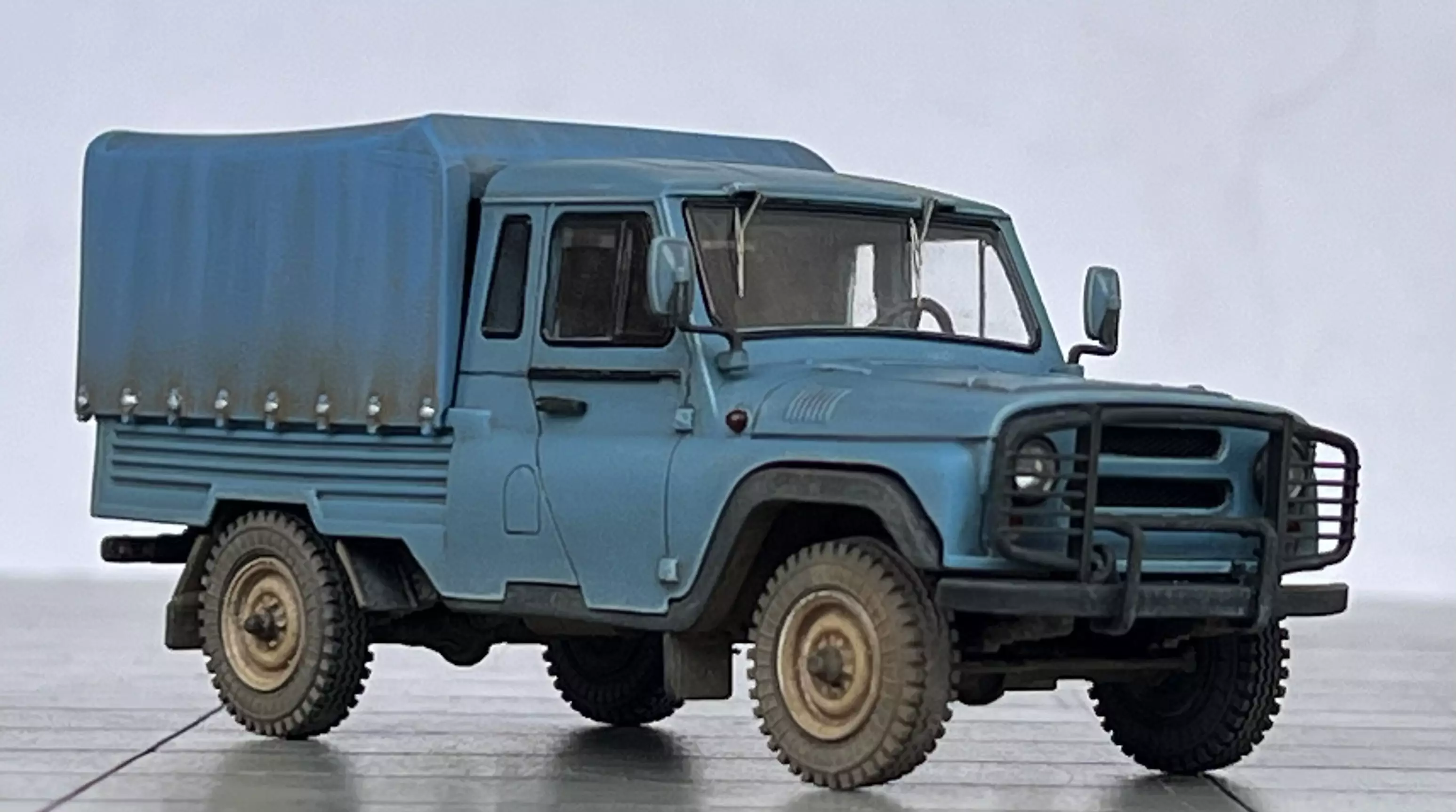 Сборная модель лесовоз с прицепом-роспуском 43204-10