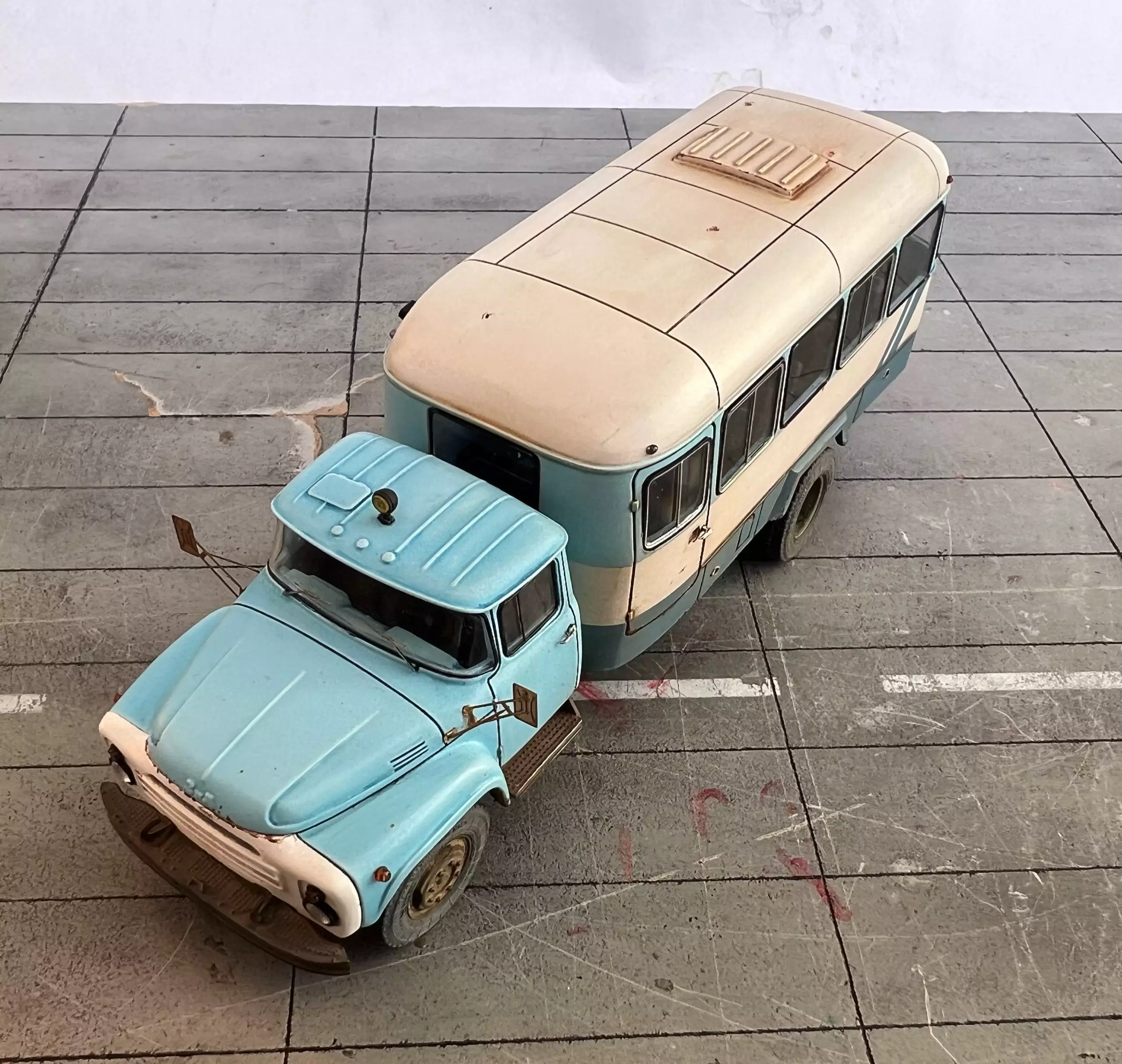 Сборная модель лесовоз с прицепом-роспуском 43204-10