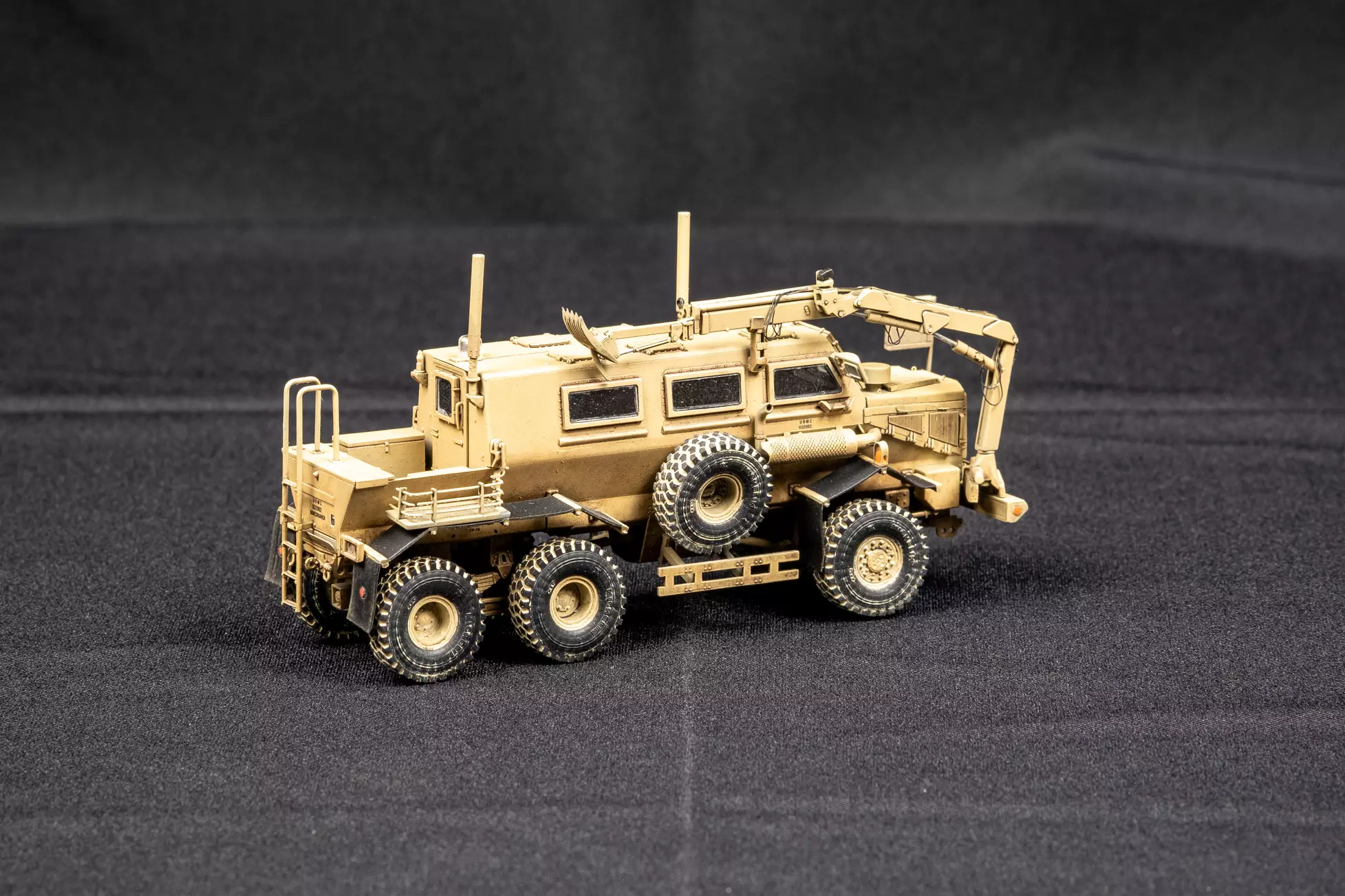 Сборная модель лесовоз с прицепом-роспуском 43204-10