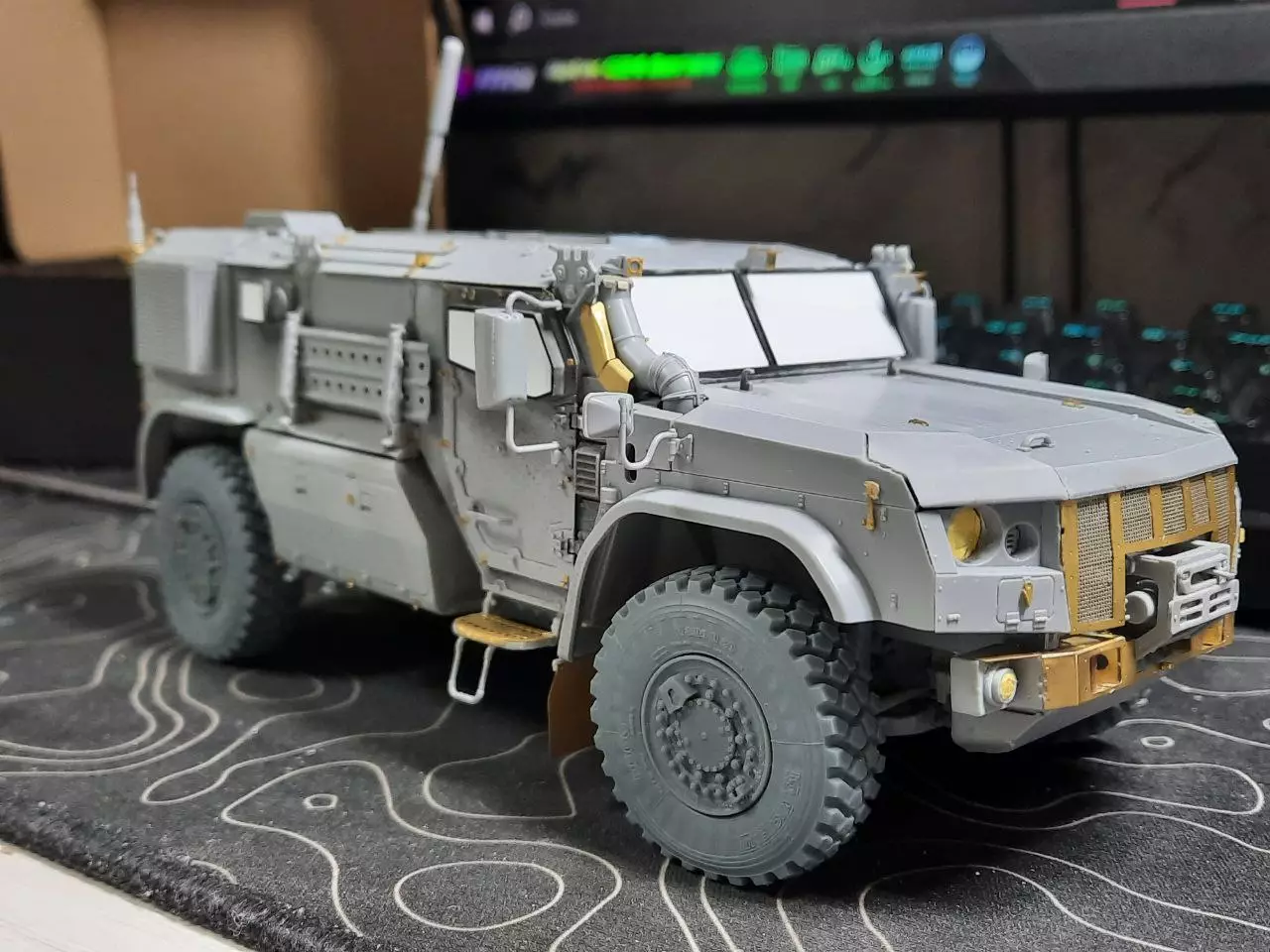 Сборная модель лесовоз с прицепом-роспуском 43204-10