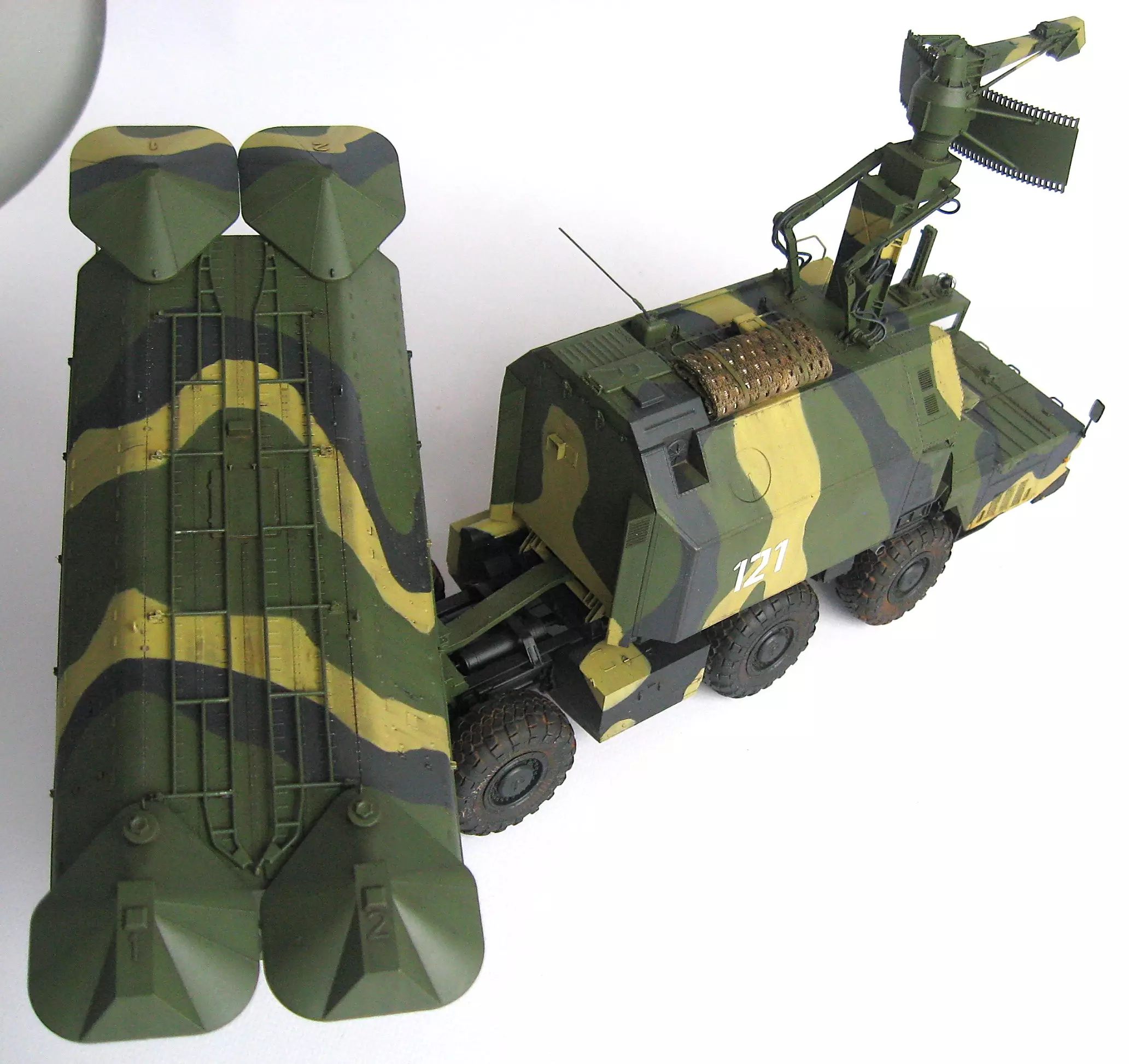 Сборная модель лесовоз с прицепом-роспуском 43204-10