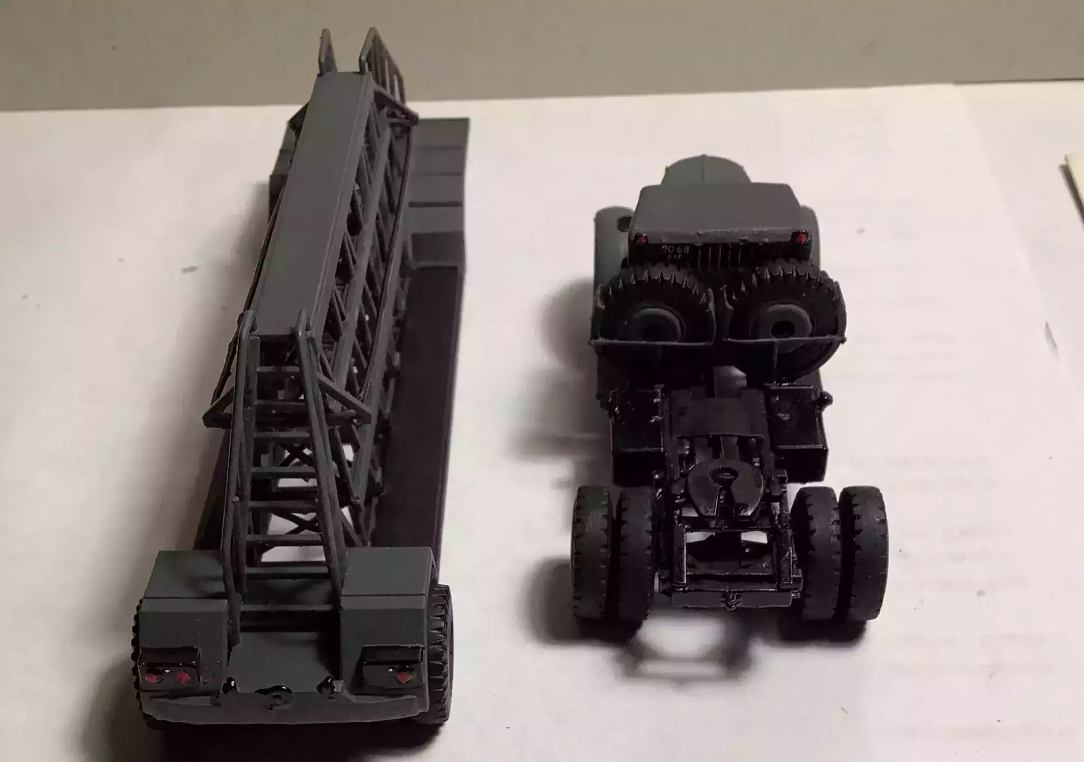 Сборная модель лесовоз с прицепом-роспуском 43204-10