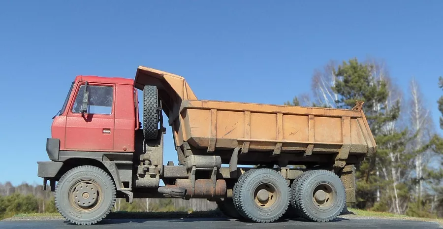 Сборная модель лесовоз с прицепом-роспуском 43204-10