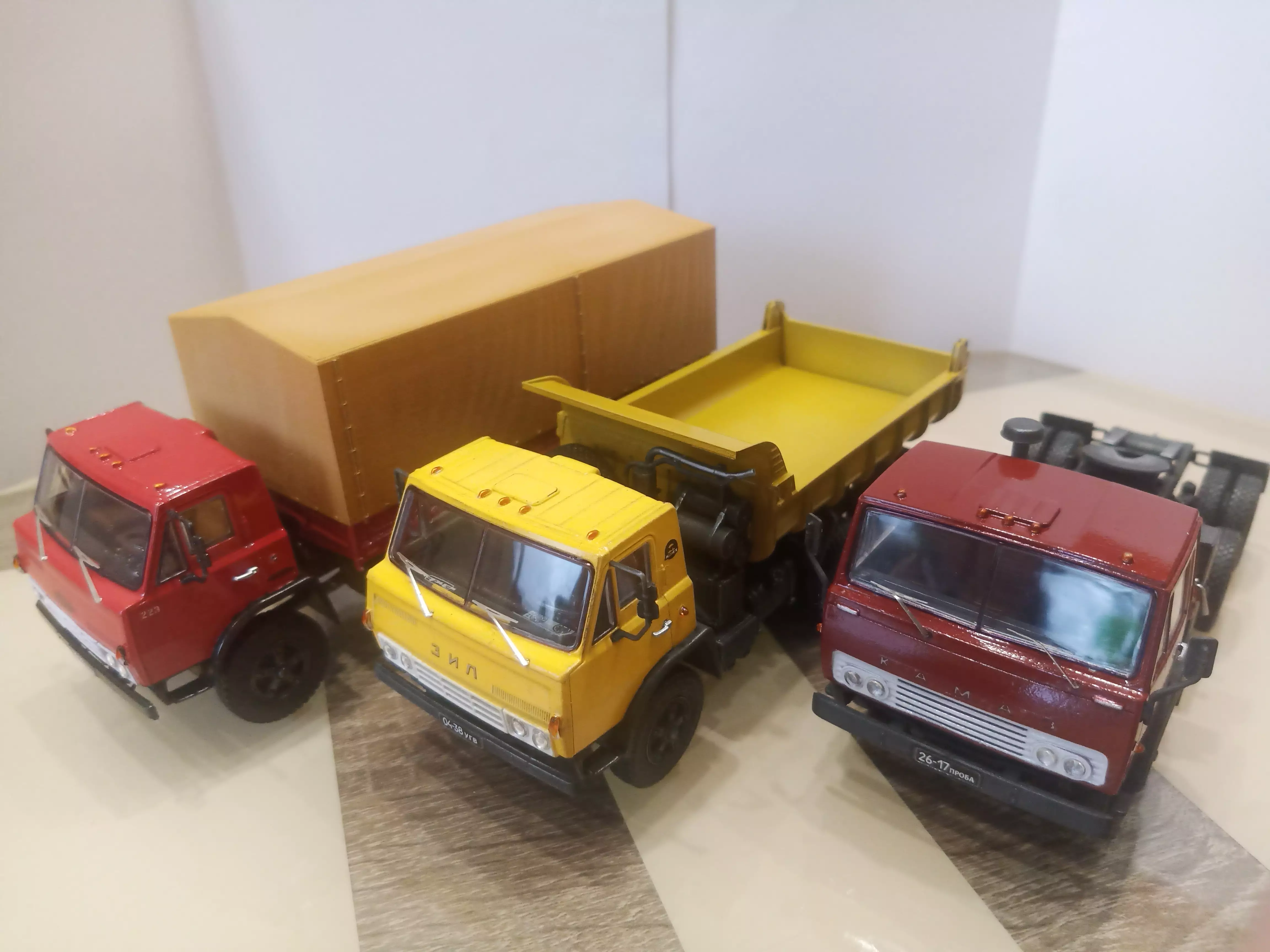 Сборная модель лесовоз с прицепом-роспуском 43204-10