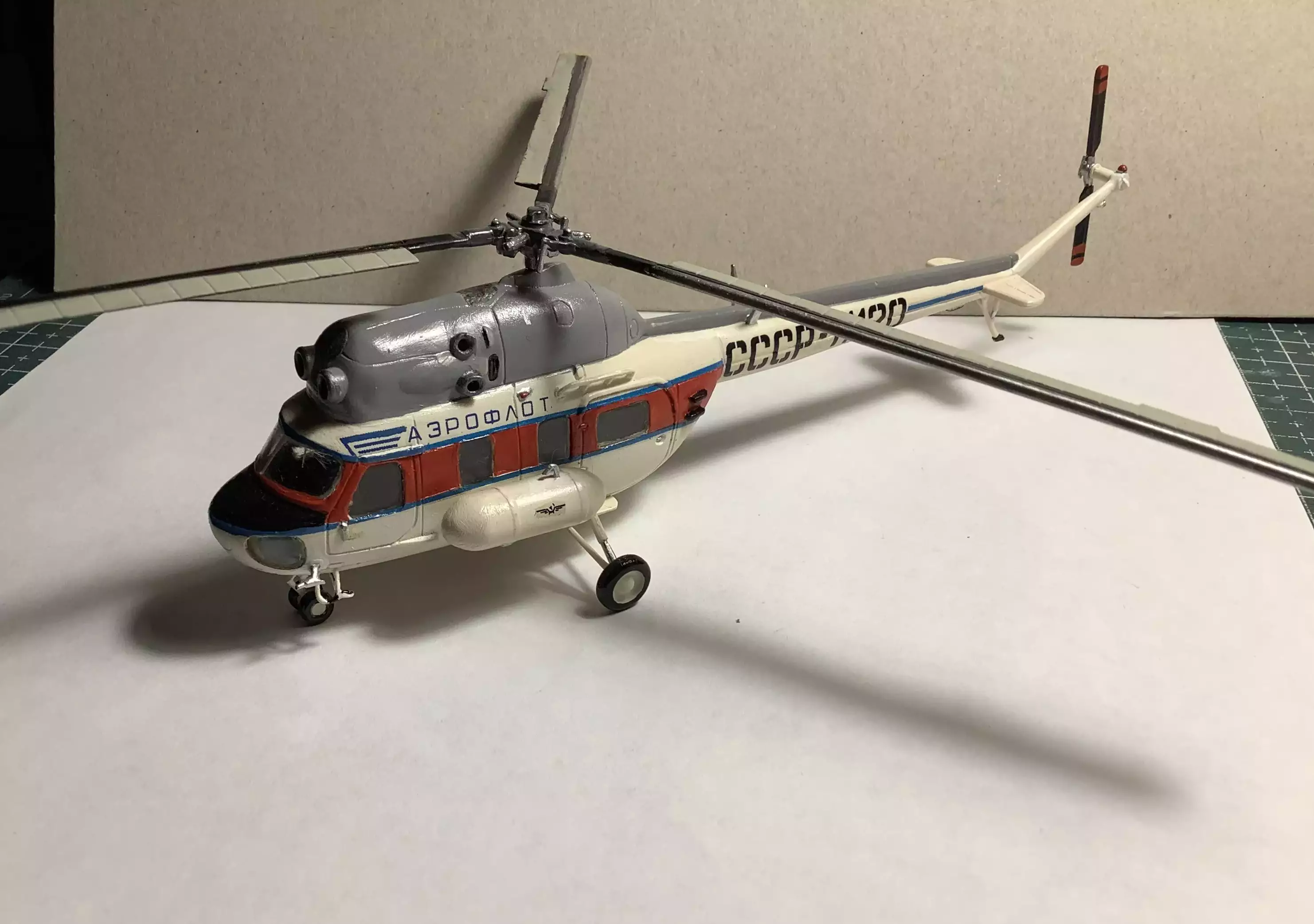 Сборная модель лесовоз с прицепом-роспуском 43204-10