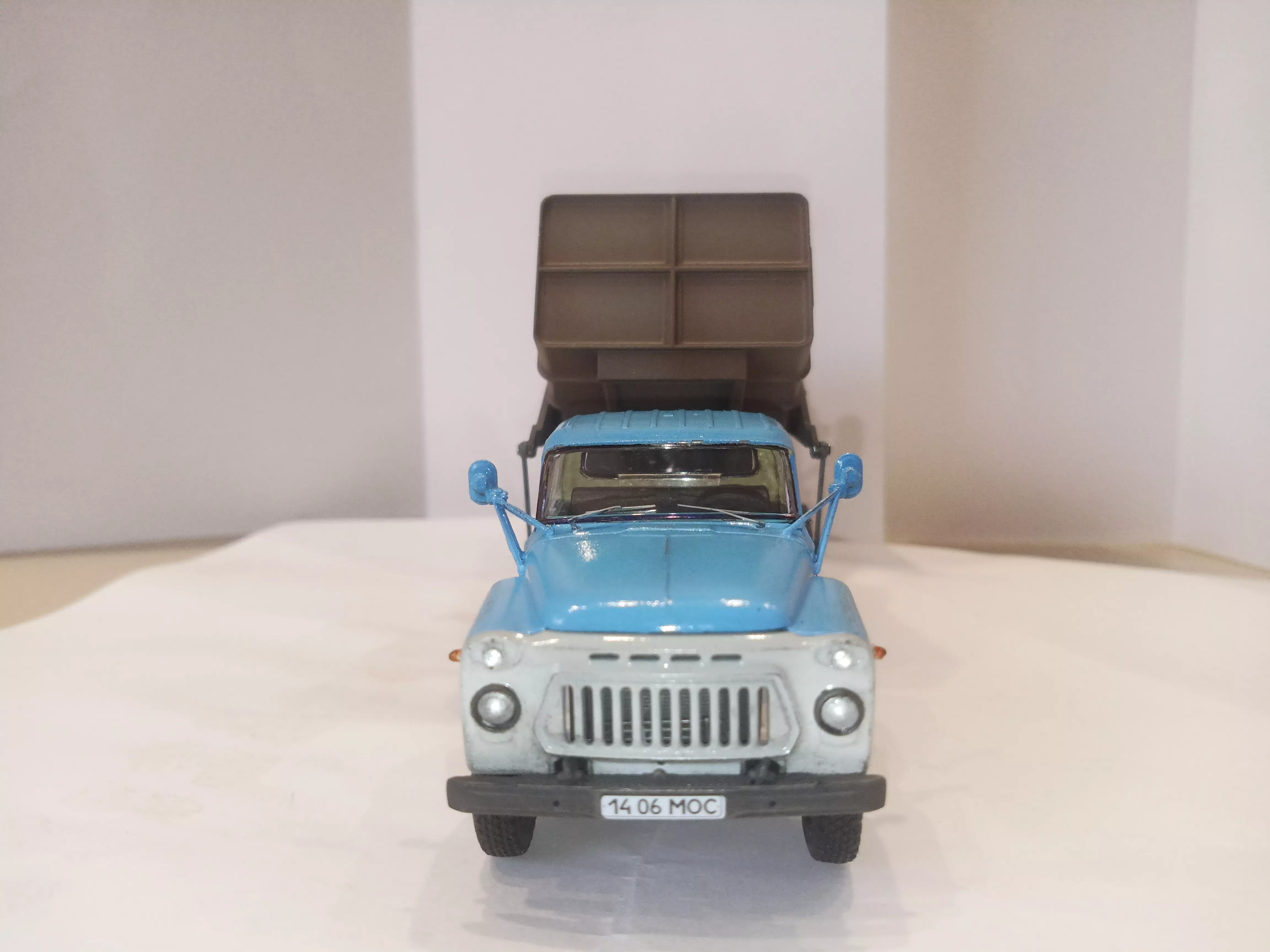 Сборная модель лесовоз с прицепом-роспуском 43204-10