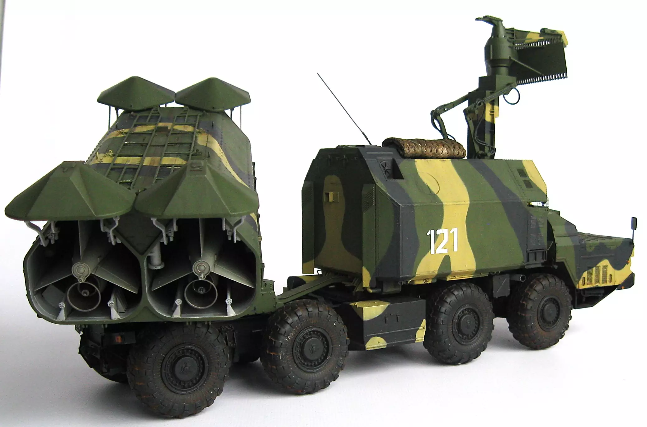 Сборная модель лесовоз с прицепом-роспуском 43204-10