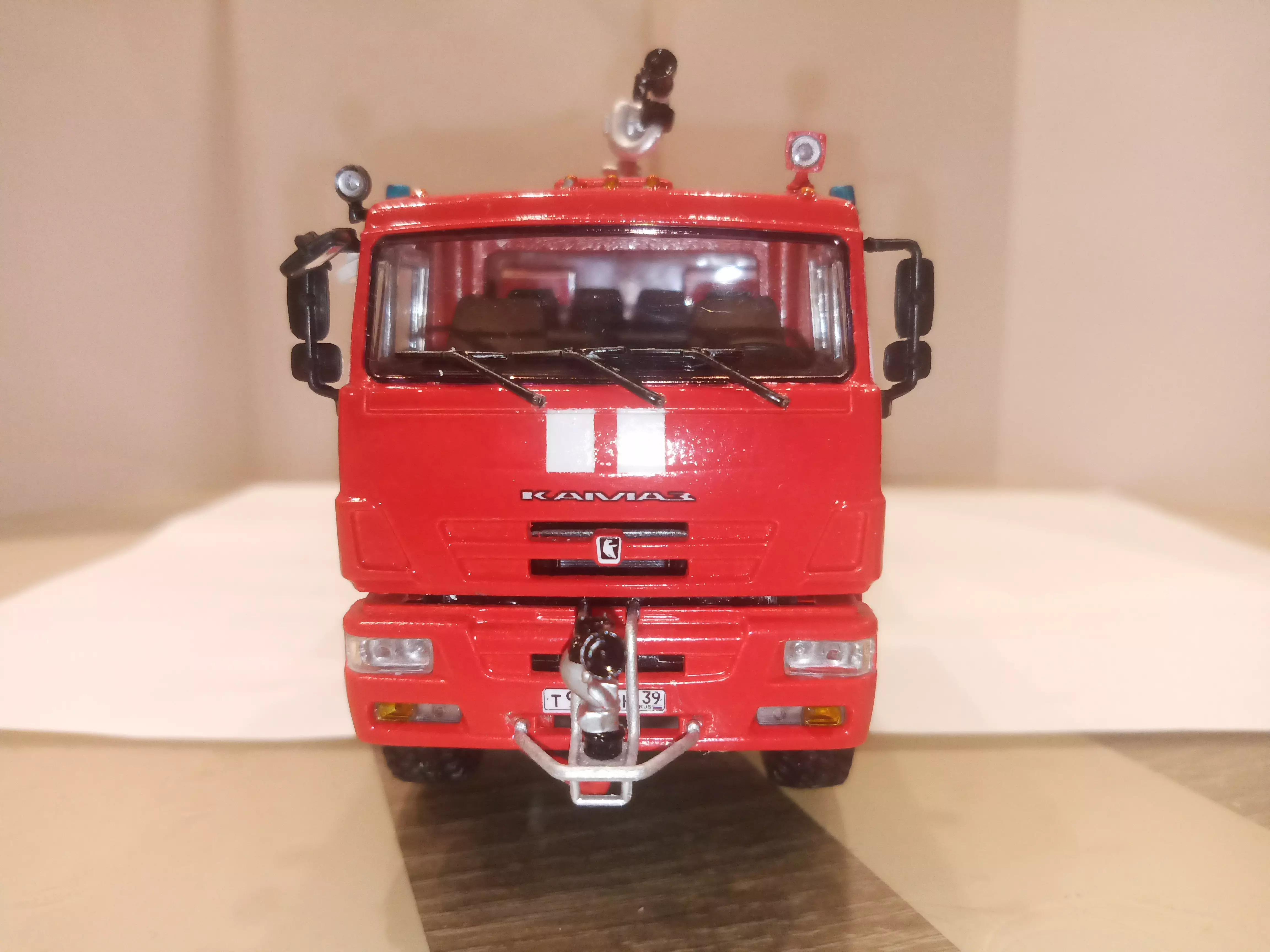 Сборная модель лесовоз с прицепом-роспуском 43204-10