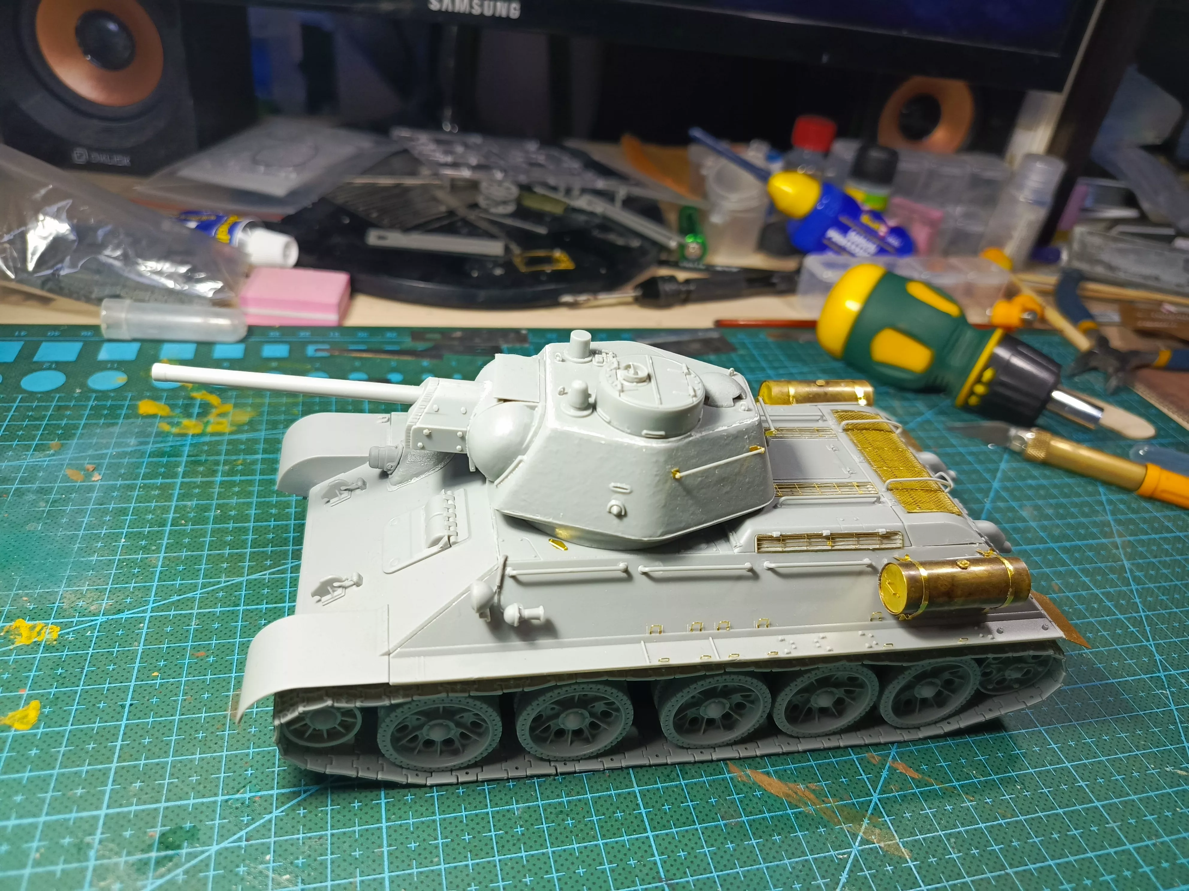 T-34/76 MOD.1943 w/COMMANDER CUPOLA NO.183 FACTORY