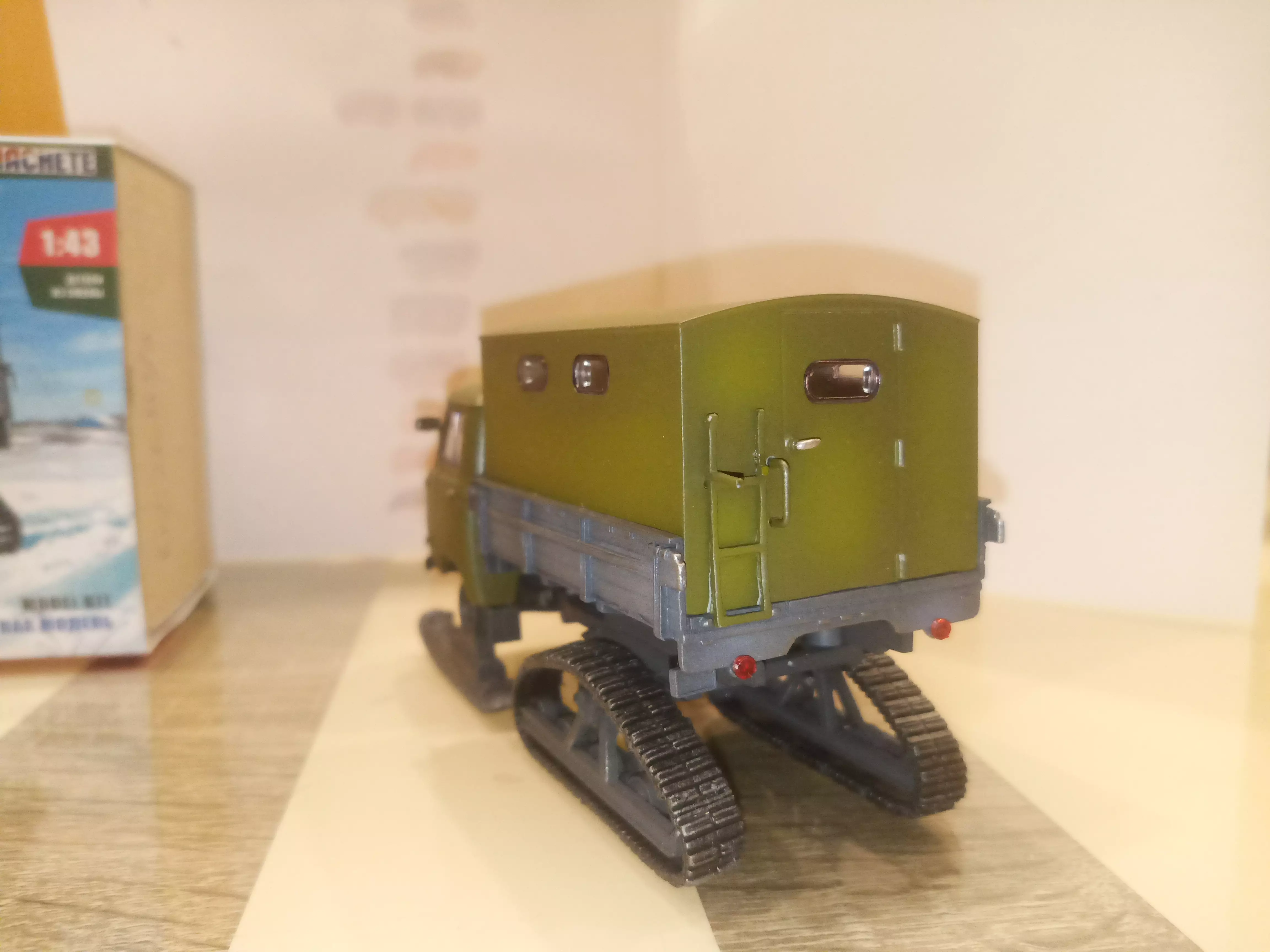 Сборная модель лесовоз с прицепом-роспуском 43204-10