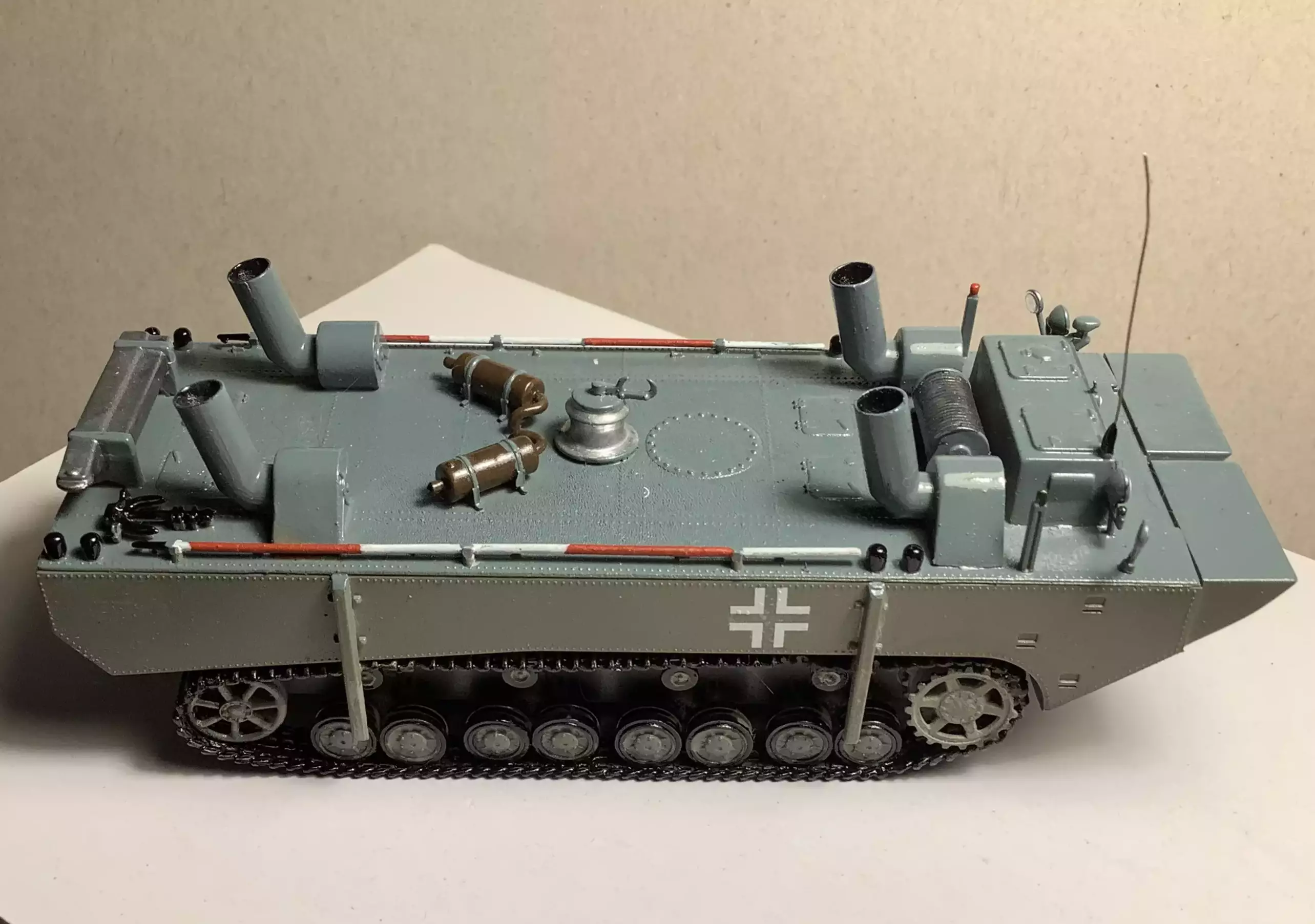 Сборная модель лесовоз с прицепом-роспуском 43204-10