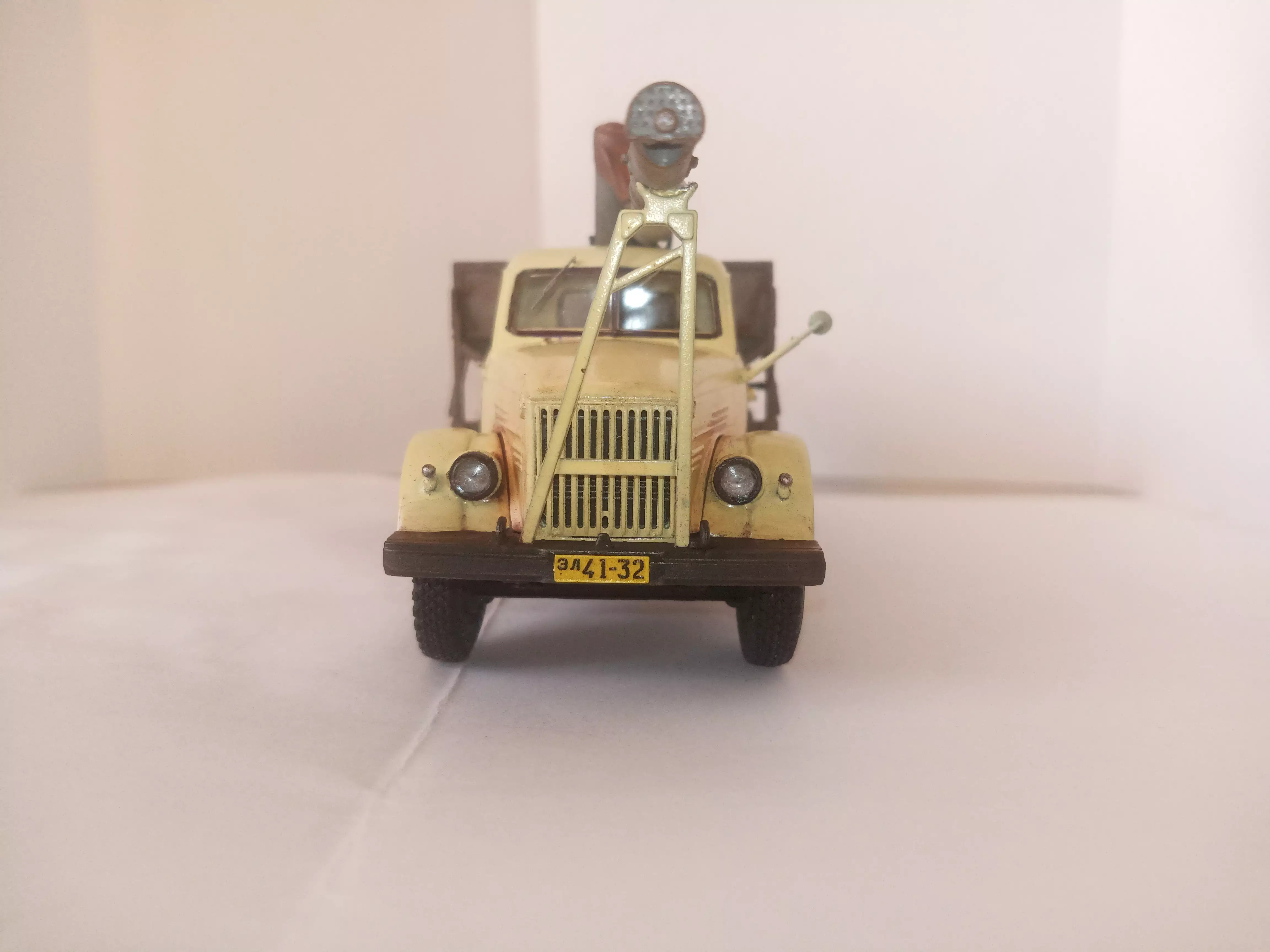 Сборная модель лесовоз с прицепом-роспуском 43204-10