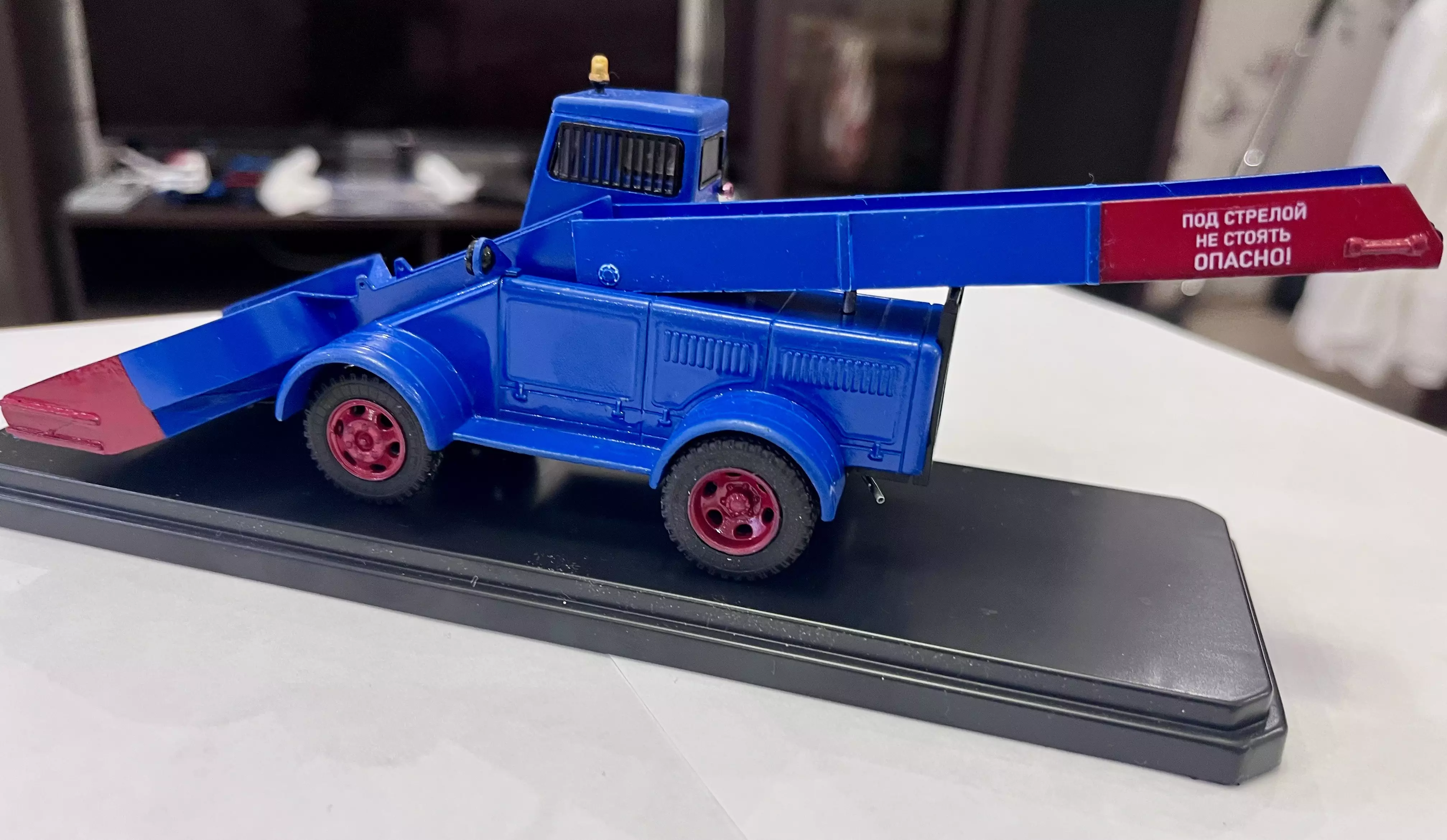 Сборная модель лесовоз с прицепом-роспуском 43204-10