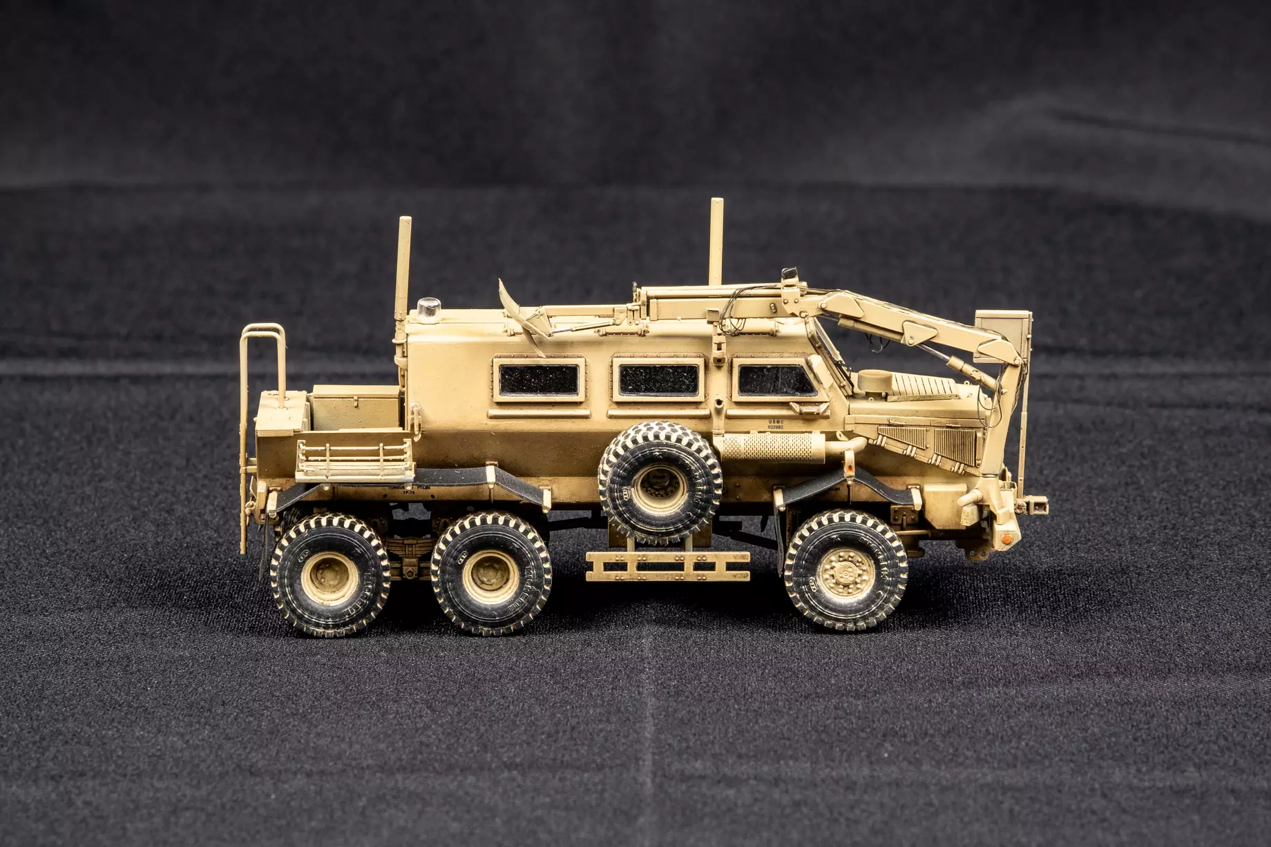 Сборная модель лесовоз с прицепом-роспуском 43204-10