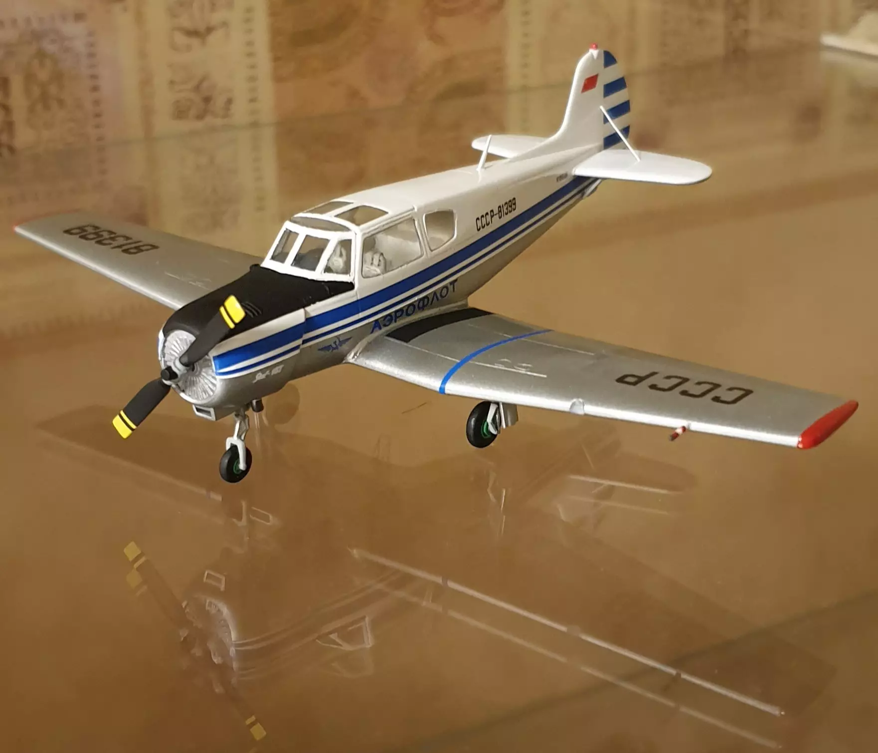 Сборная модель лесовоз с прицепом-роспуском 43204-10