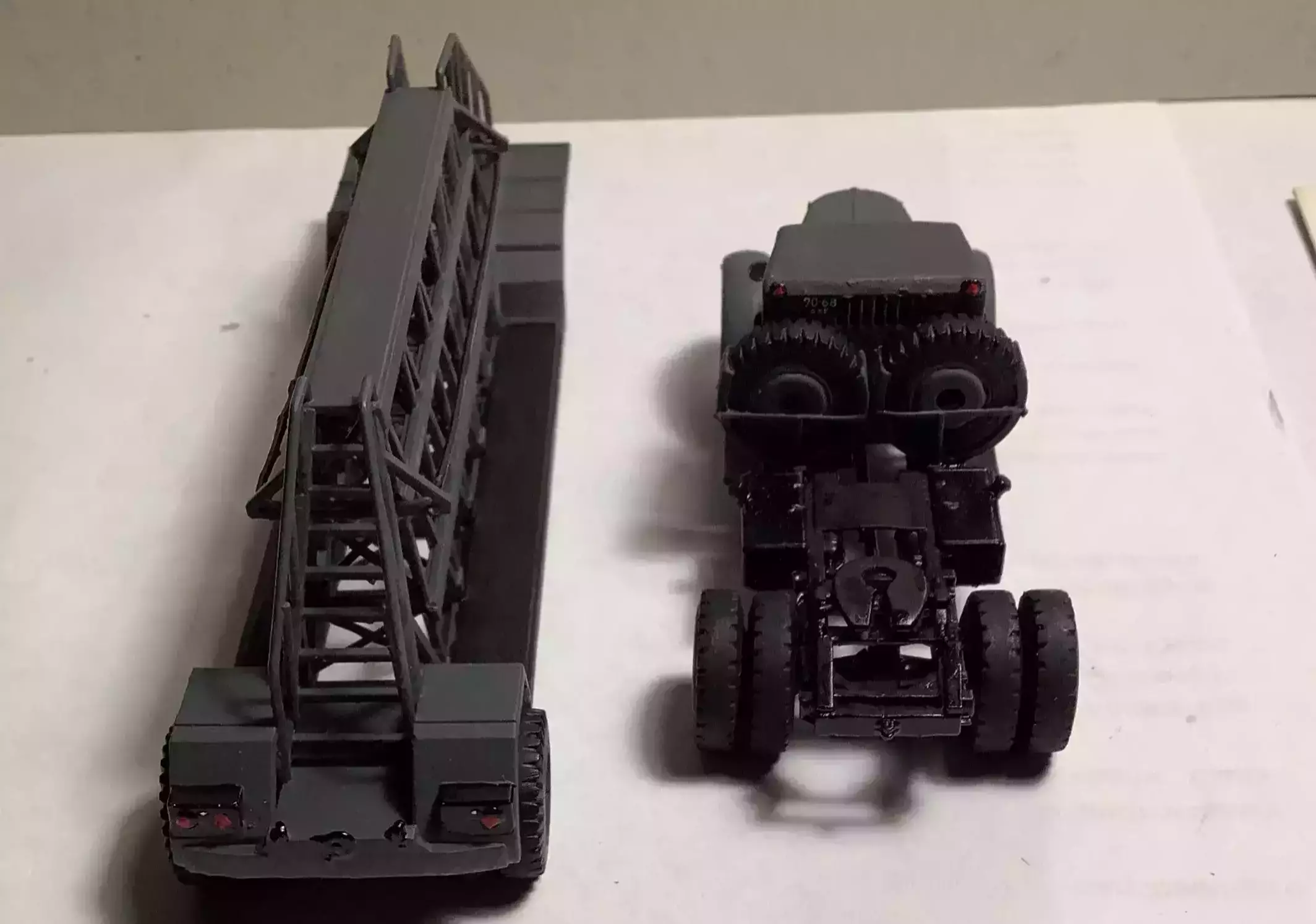 Сборная модель лесовоз с прицепом-роспуском 43204-10